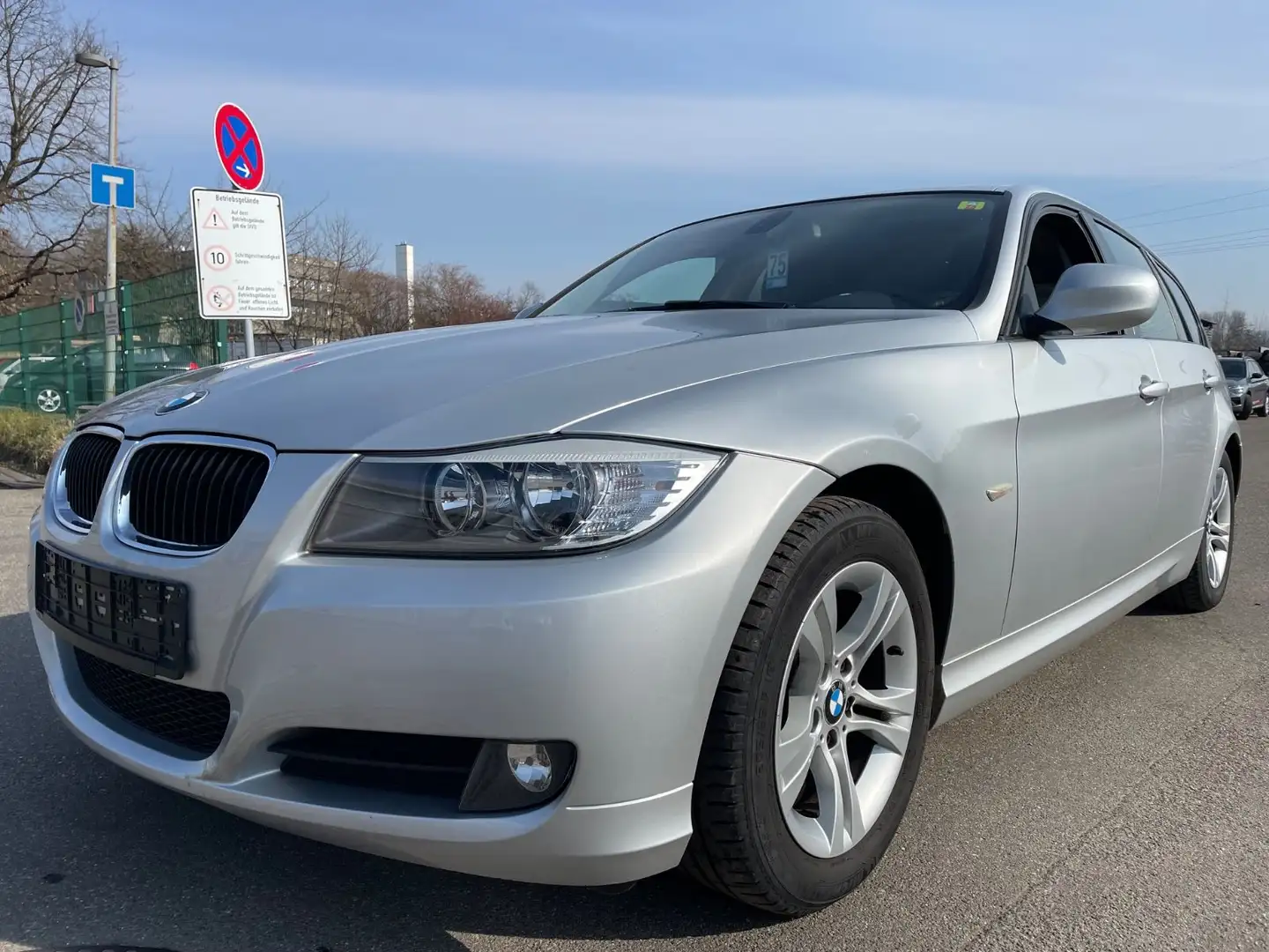 BMW 318 Baureihe 3 Touring 318i Automatik Silber - 1
