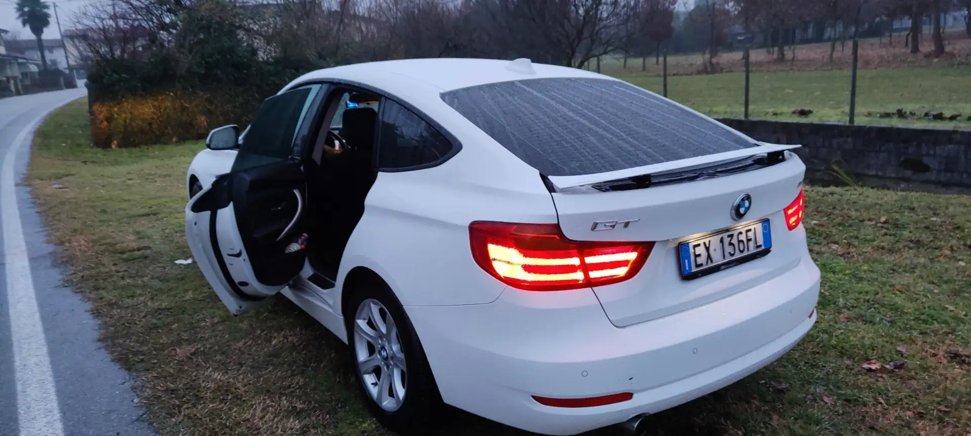 BMW 318 318d Gran Turismo Luxury - 1