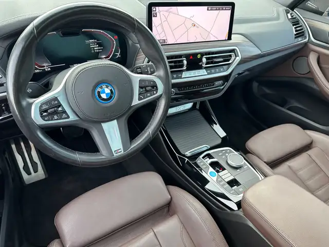 BMW iX3 view 10