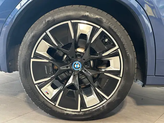 BMW iX3 view 3