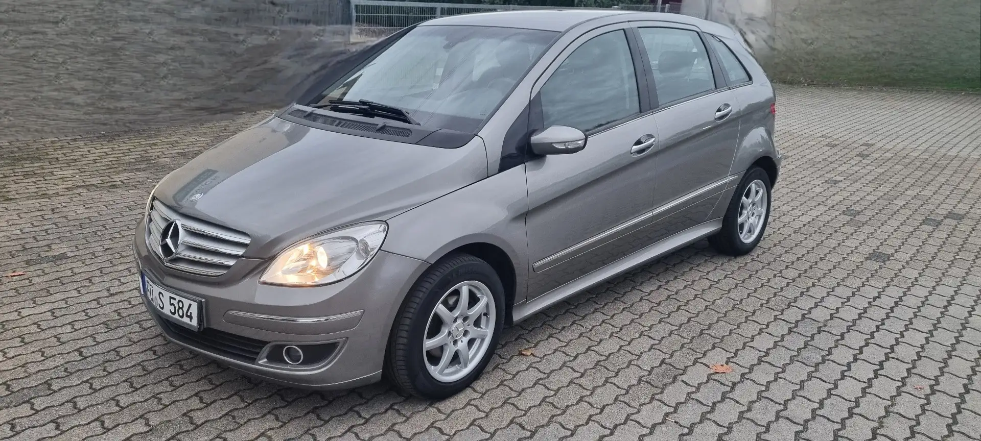 Mercedes-Benz B 170 Autotronic Edition Коричневый - 1