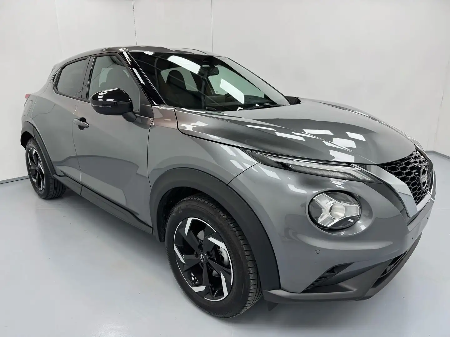 Nissan Juke *Promo Kasko* N-CONNECTA 1.0 DIG-T 114 CV 2WD Grijs - 1