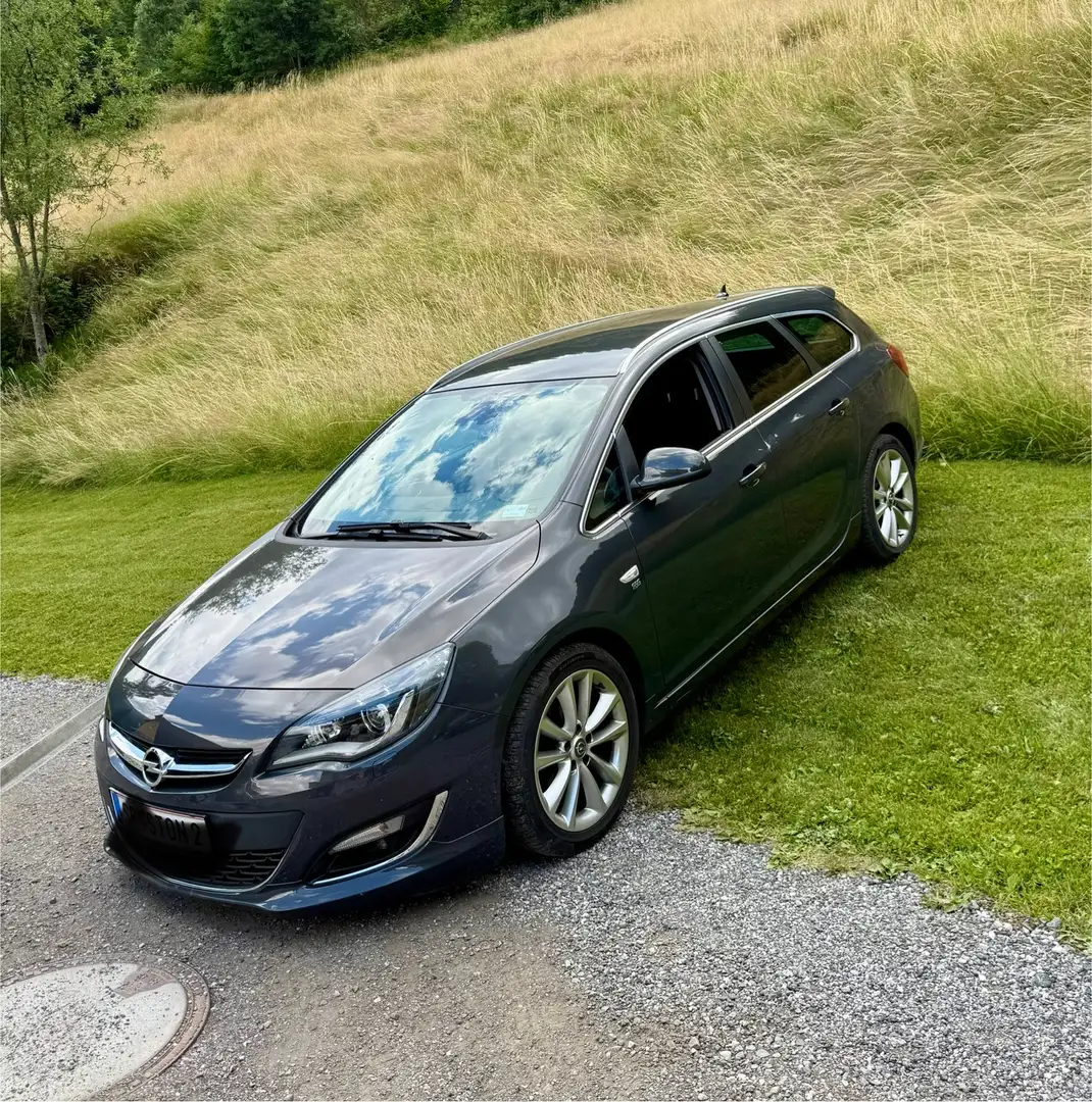 Opel Astra Sports Tourer OPC Line Grau - 1