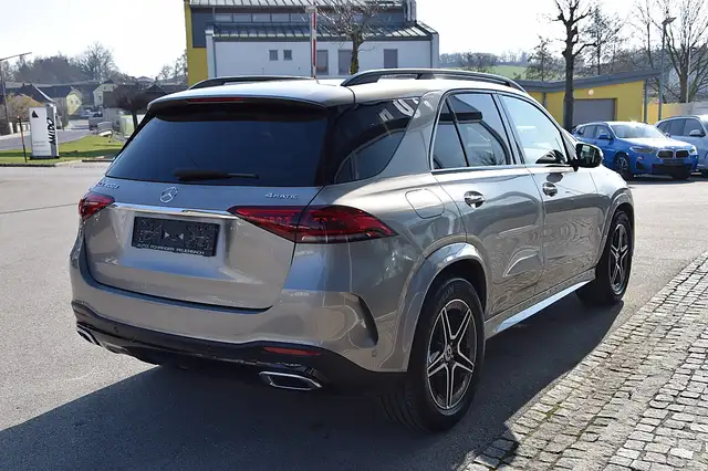 Mercedes-Benz GLE 400 d 4Matic Aut. *AMG-Line* Ansicht 3