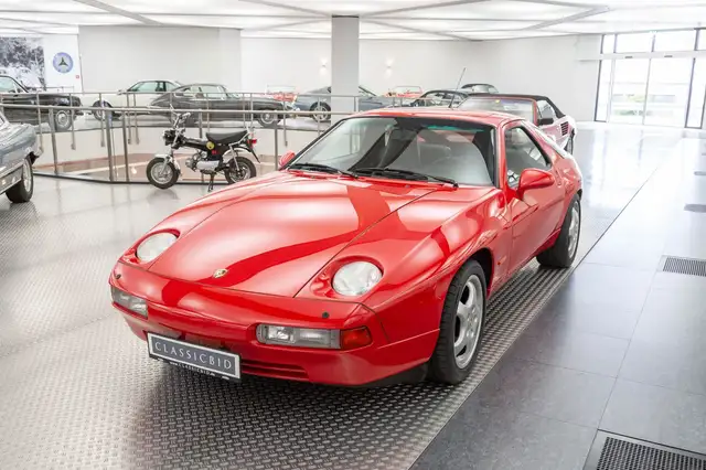 Porsche 928