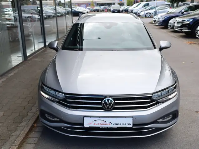 Volkswagen Passat view 2