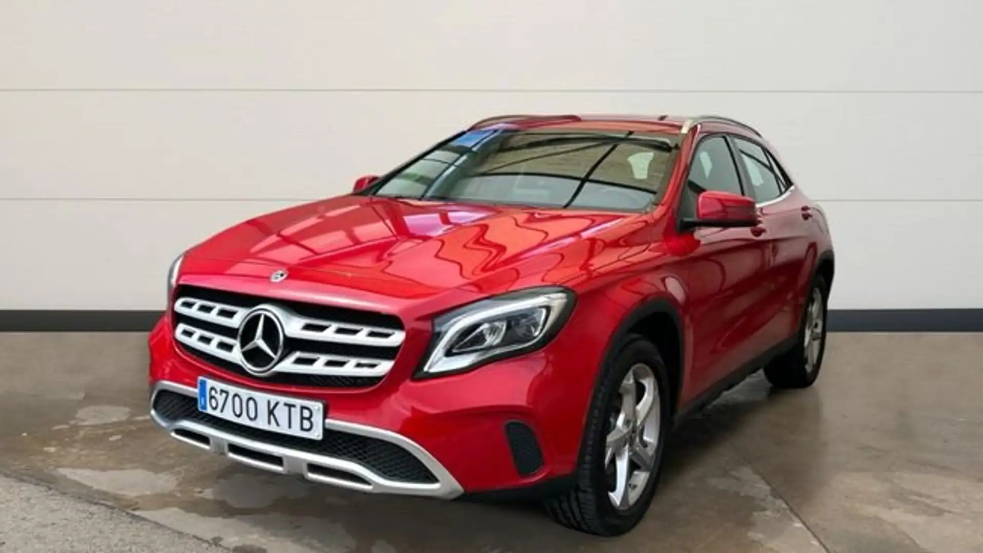 Mercedes-Benz GLA 180 1.6 122 5P Rojo - 2