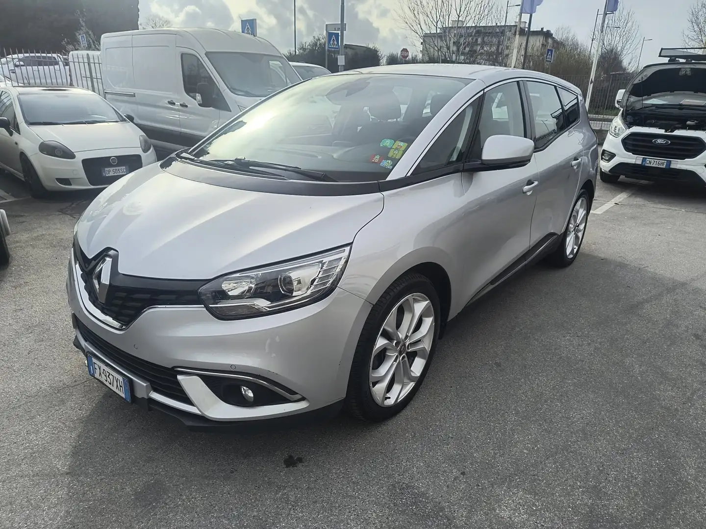 Renault Grand Scenic Grand Scenic IV 1.7 blue dci Sport Edition2 120cv Plateado - 1