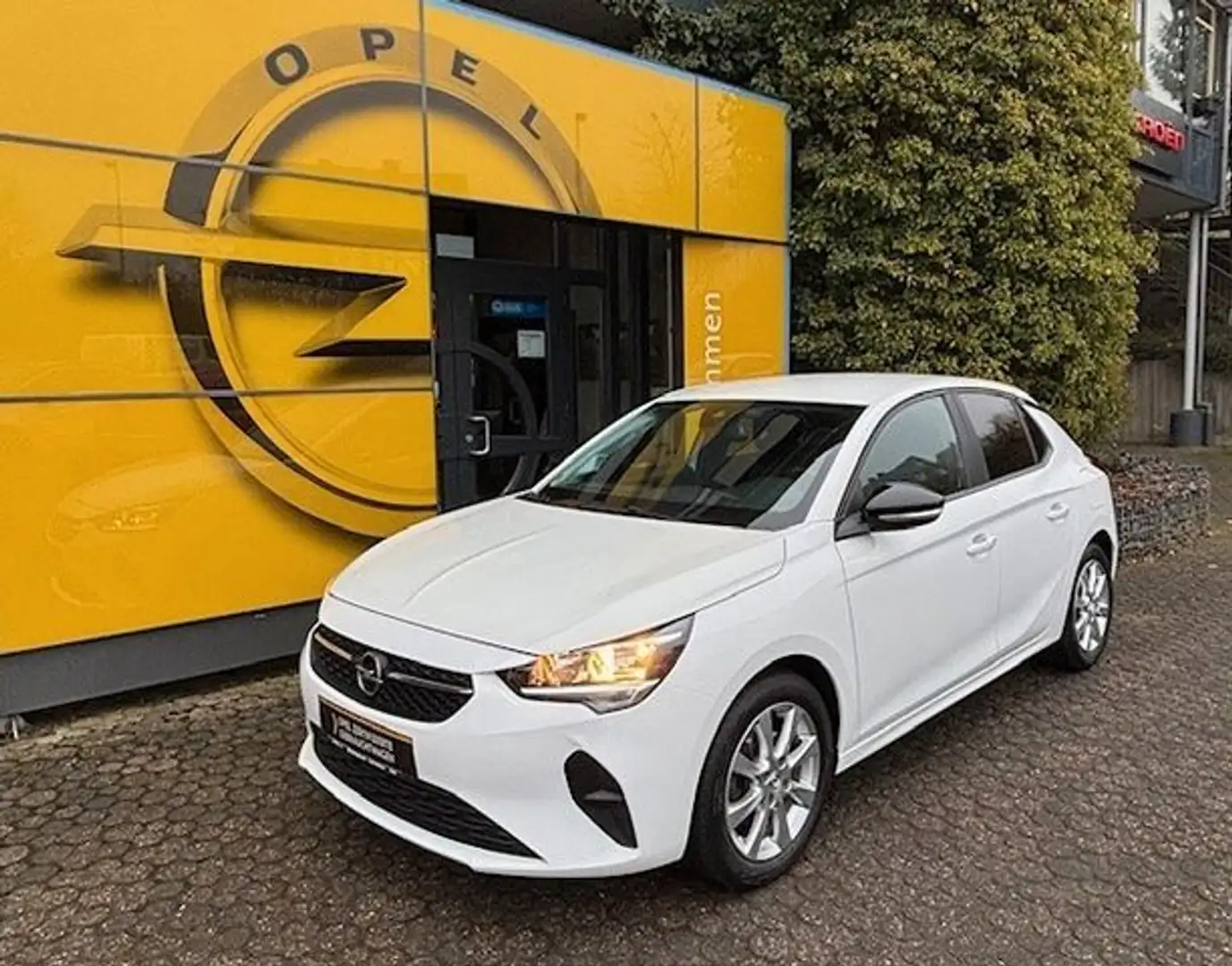 Opel Corsa F Edition - 1