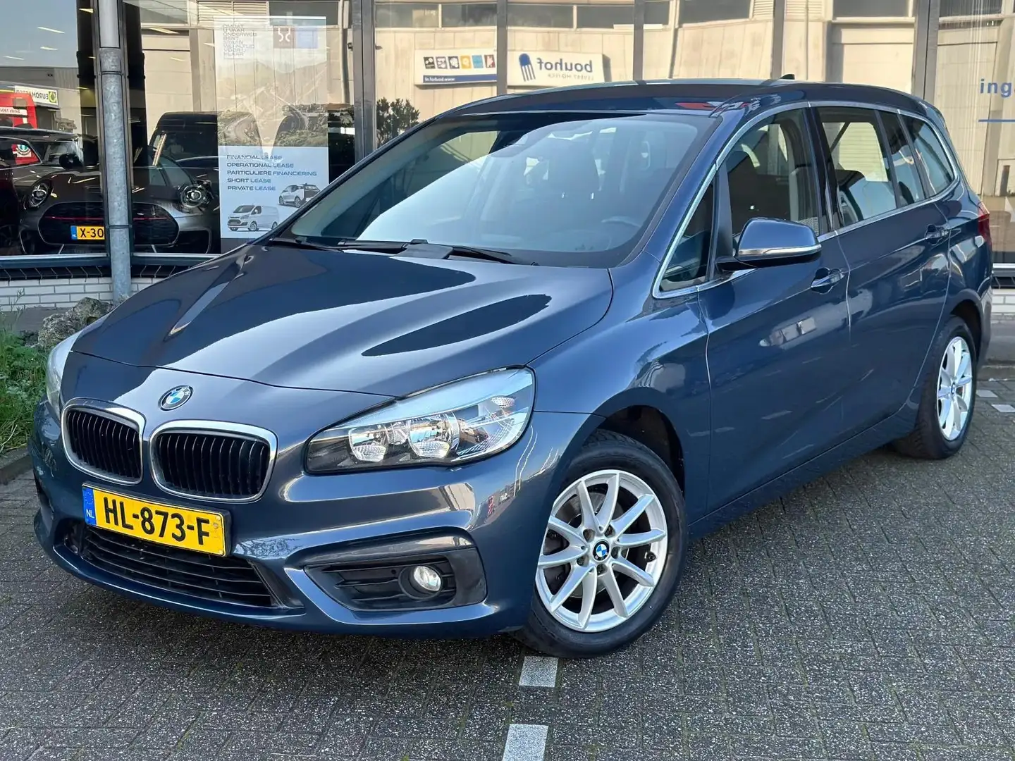 BMW 216 2-serie Gran Tourer 216d Essential Šedá - 1