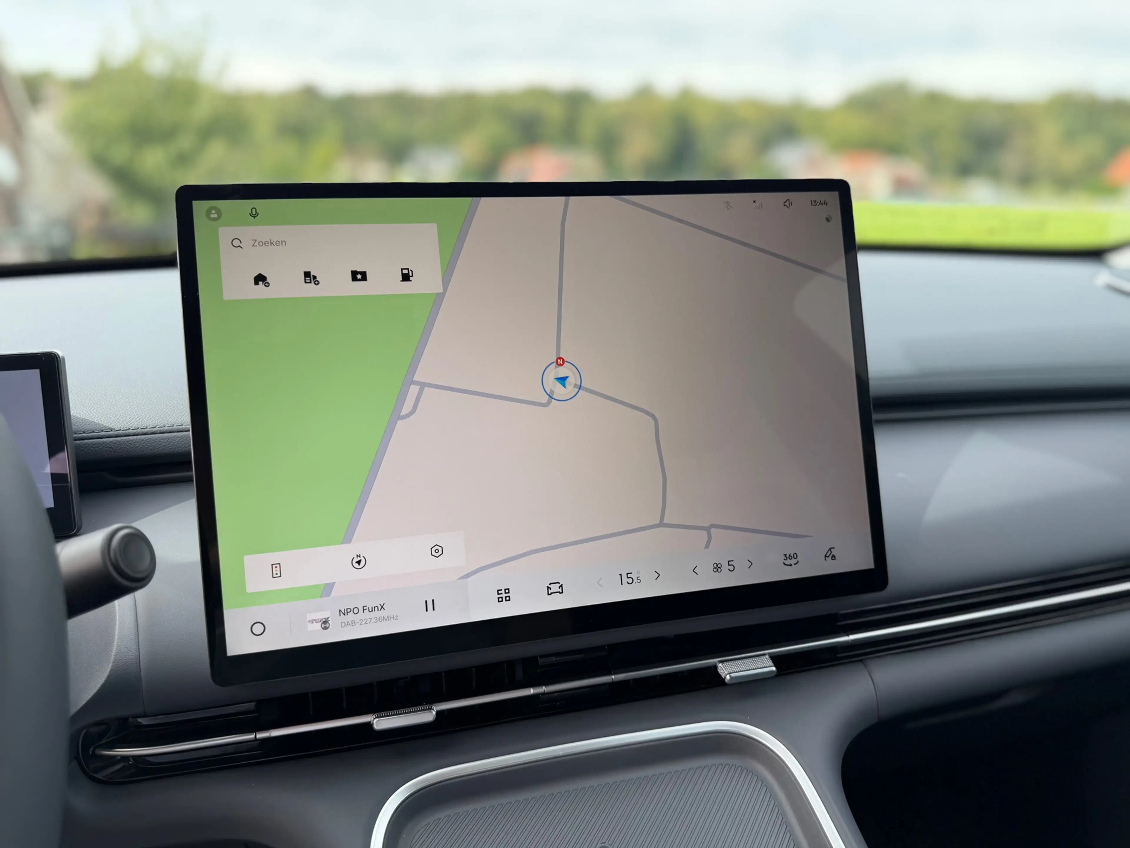 Geely Starray EM-i 1.5 Pro Plug-in Hybrid Automaat / NIEUW! / 360 Cam — photo 14