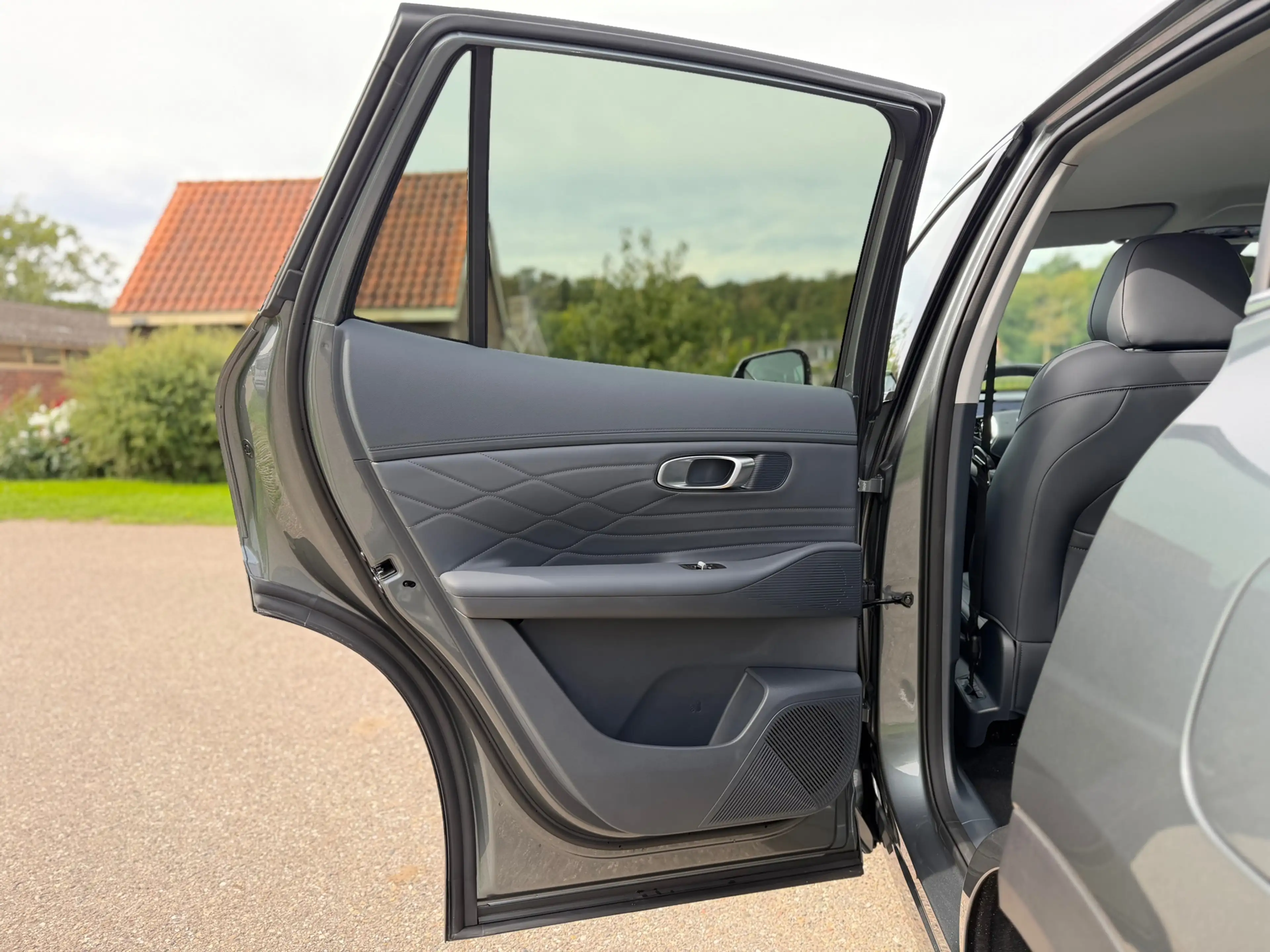 Geely Starray EM-i 1.5 Pro Plug-in Hybrid Automaat / NIEUW! / 360 Cam — photo 21