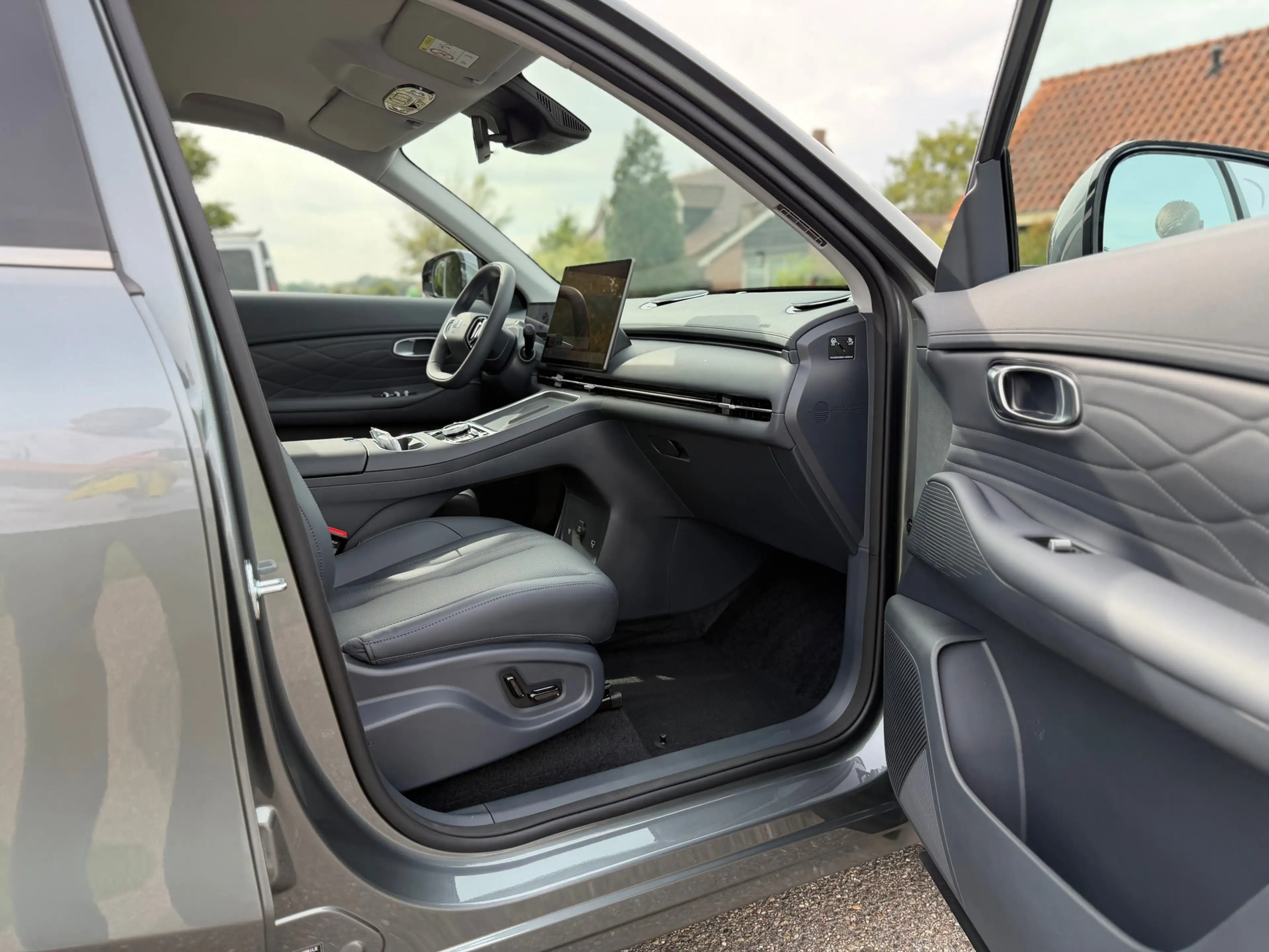 Geely Starray EM-i 1.5 Pro Plug-in Hybrid Automaat / NIEUW! / 360 Cam — photo 23