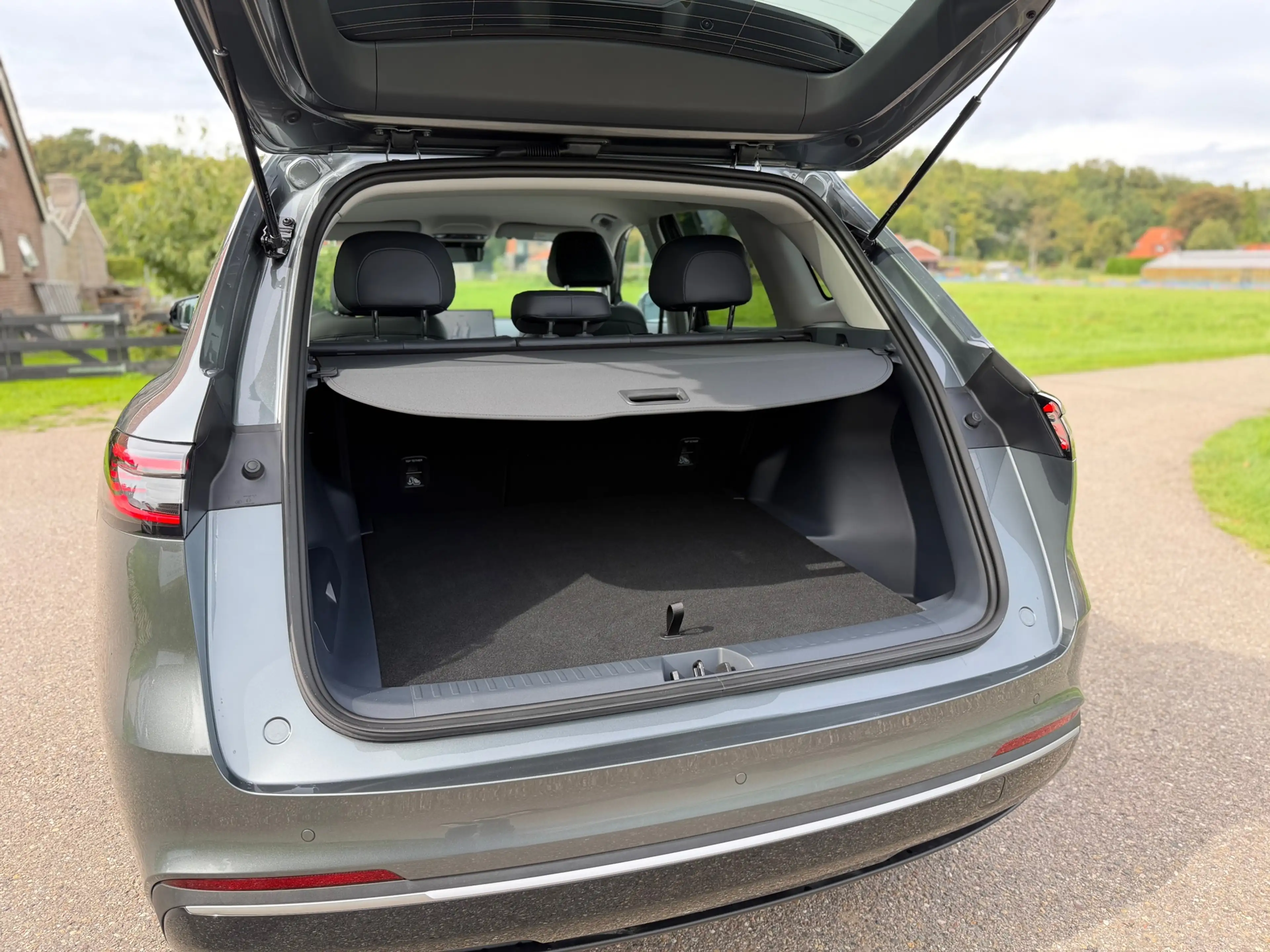 Geely Starray EM-i 1.5 Pro Plug-in Hybrid Automaat / NIEUW! / 360 Cam — photo 22