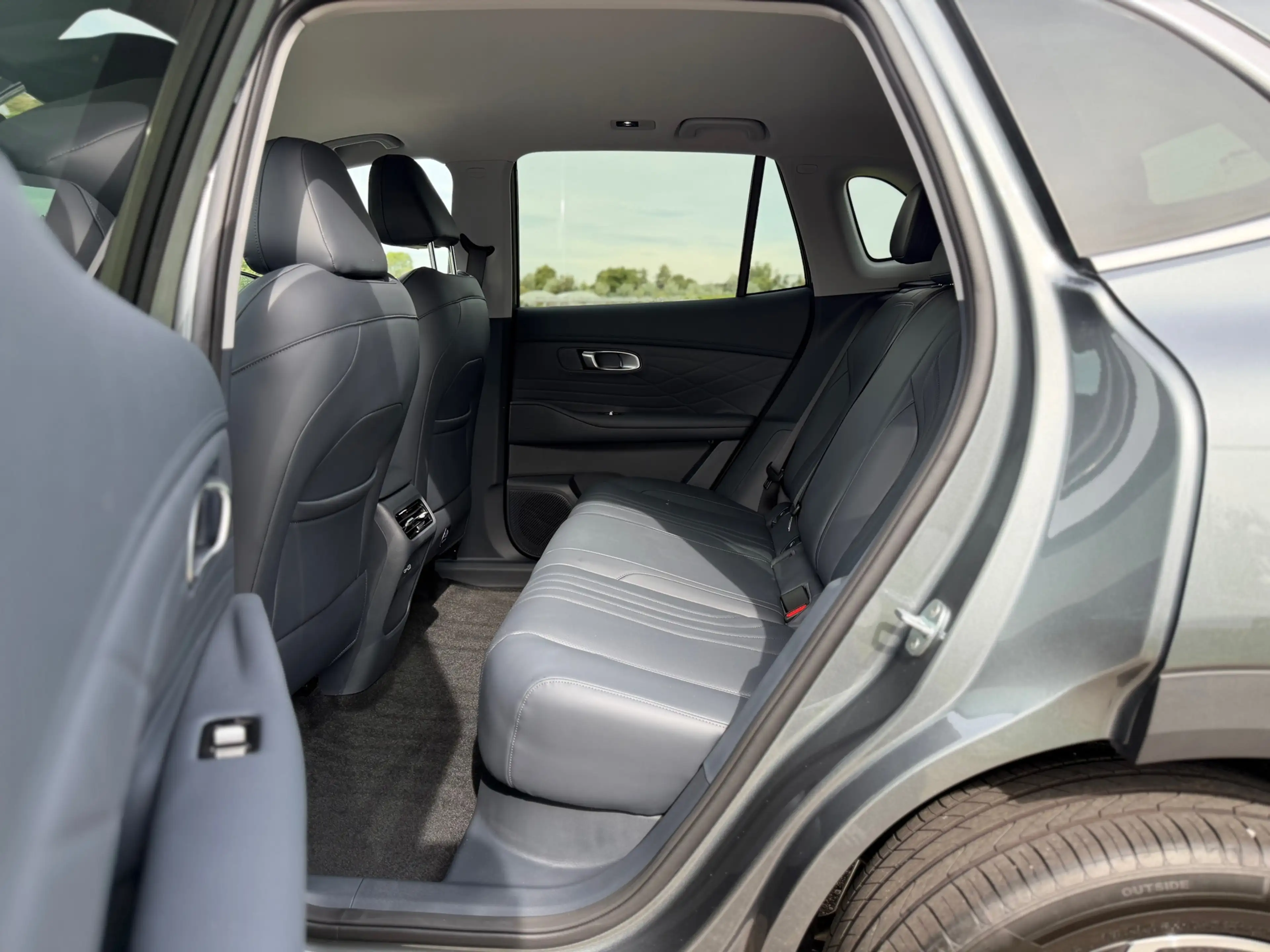 Geely Starray EM-i 1.5 Pro Plug-in Hybrid Automaat / NIEUW! / 360 Cam — photo 20