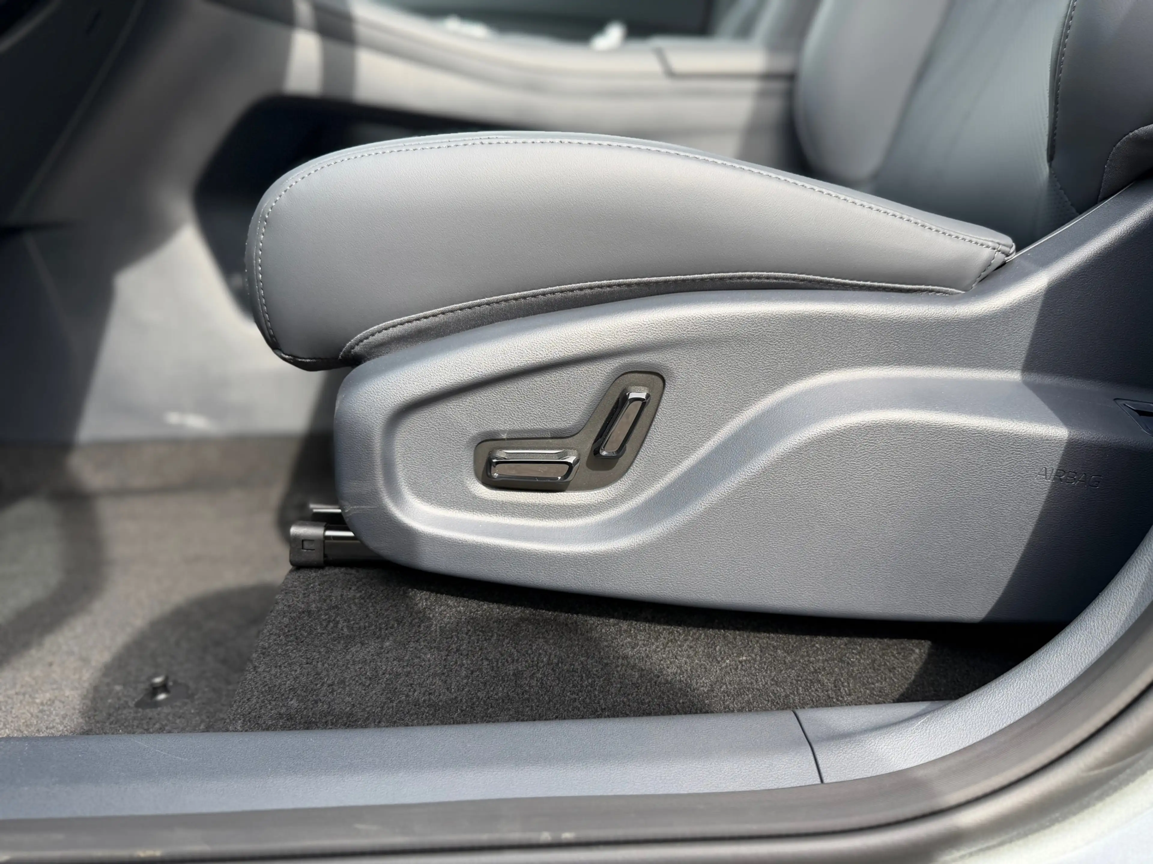 Geely Starray EM-i 1.5 Pro Plug-in Hybrid Automaat / NIEUW! / 360 Cam — photo 25
