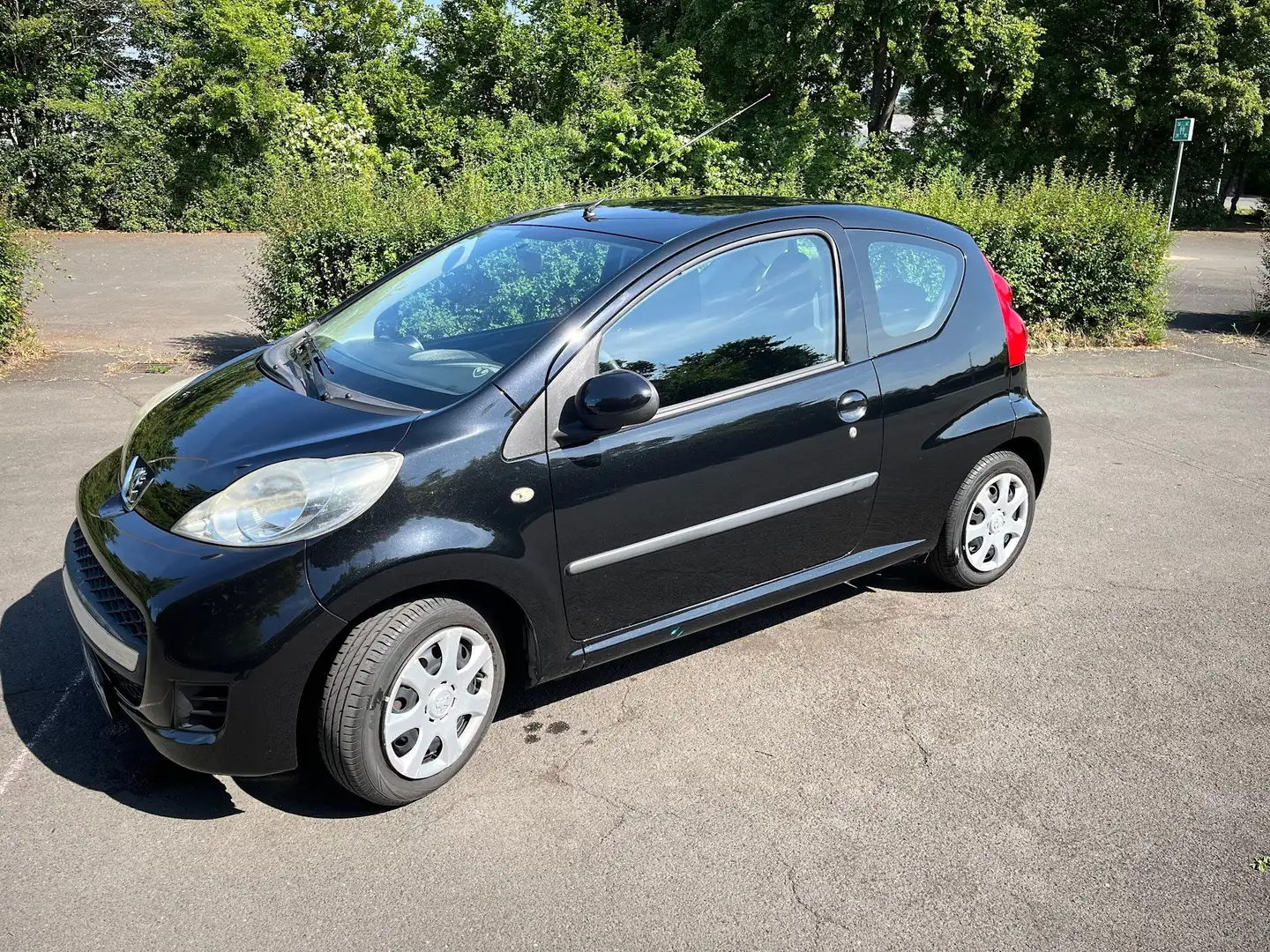 Peugeot 107 107 70Filou Černá - 1