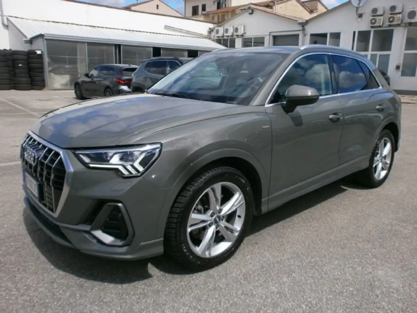 Audi Q3 Q3 40 2.0 tfsi S line edition quattro s-tronic Gris - 1