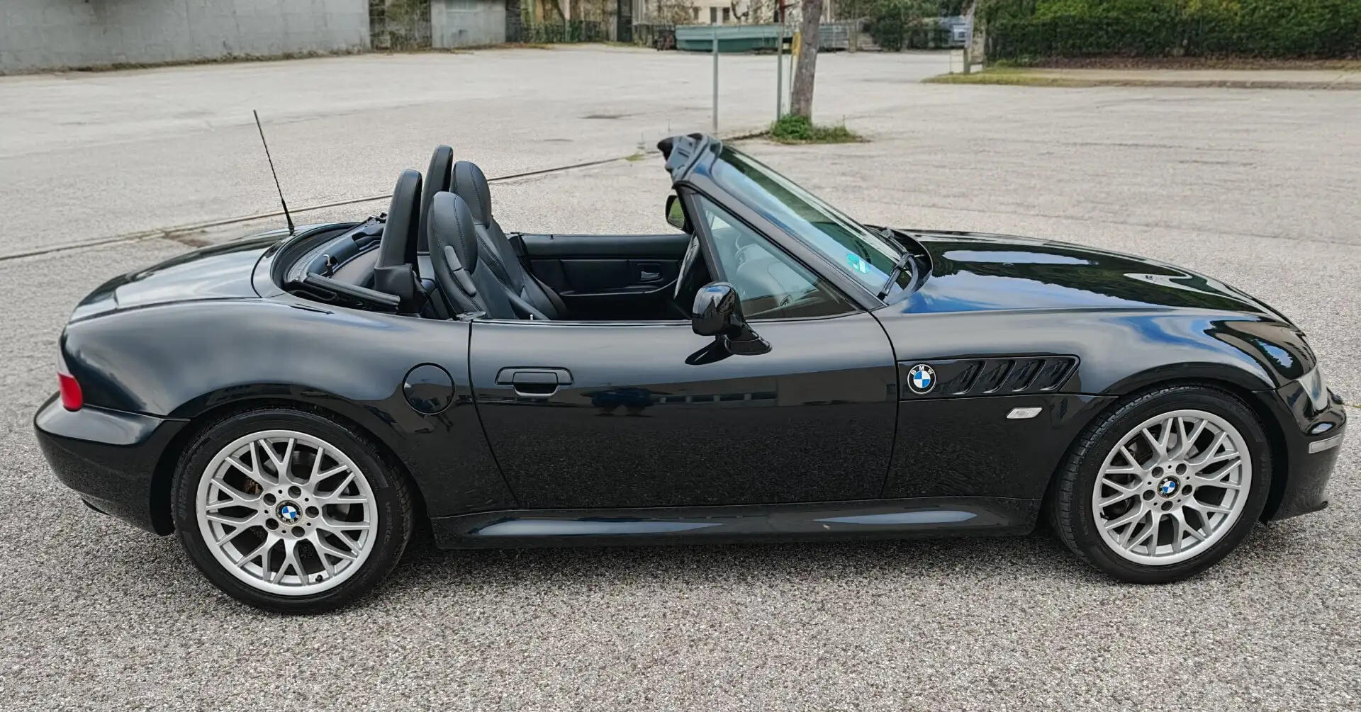 BMW Z3 2.2 Roadster "Sport Edition" Nero - 2