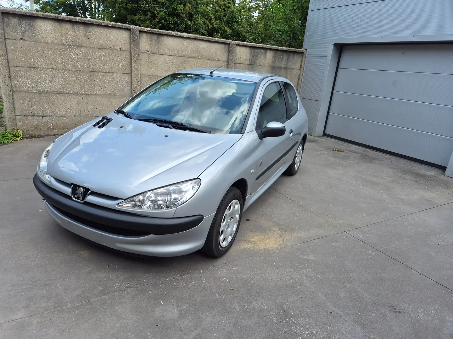Peugeot 206 1.1i X-Design 33000km, Impec, Garantie 12 mois. Grijs - 1