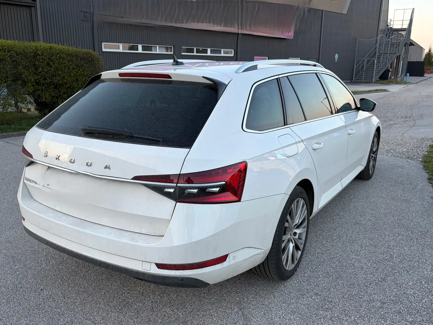 Skoda Superb Superb Kombi 2,0 TDI Style DSG Style Weiß - 2