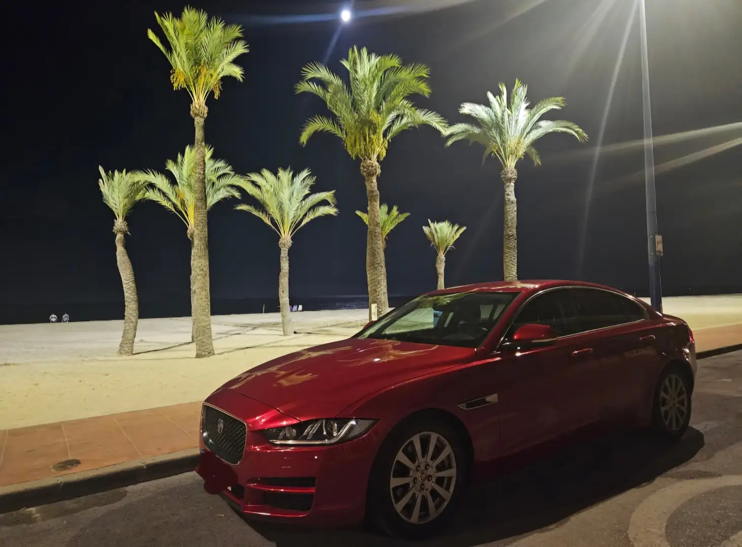 Jaguar XE 2.0 Diesel Pure Aut. 180 Rojo - 1
