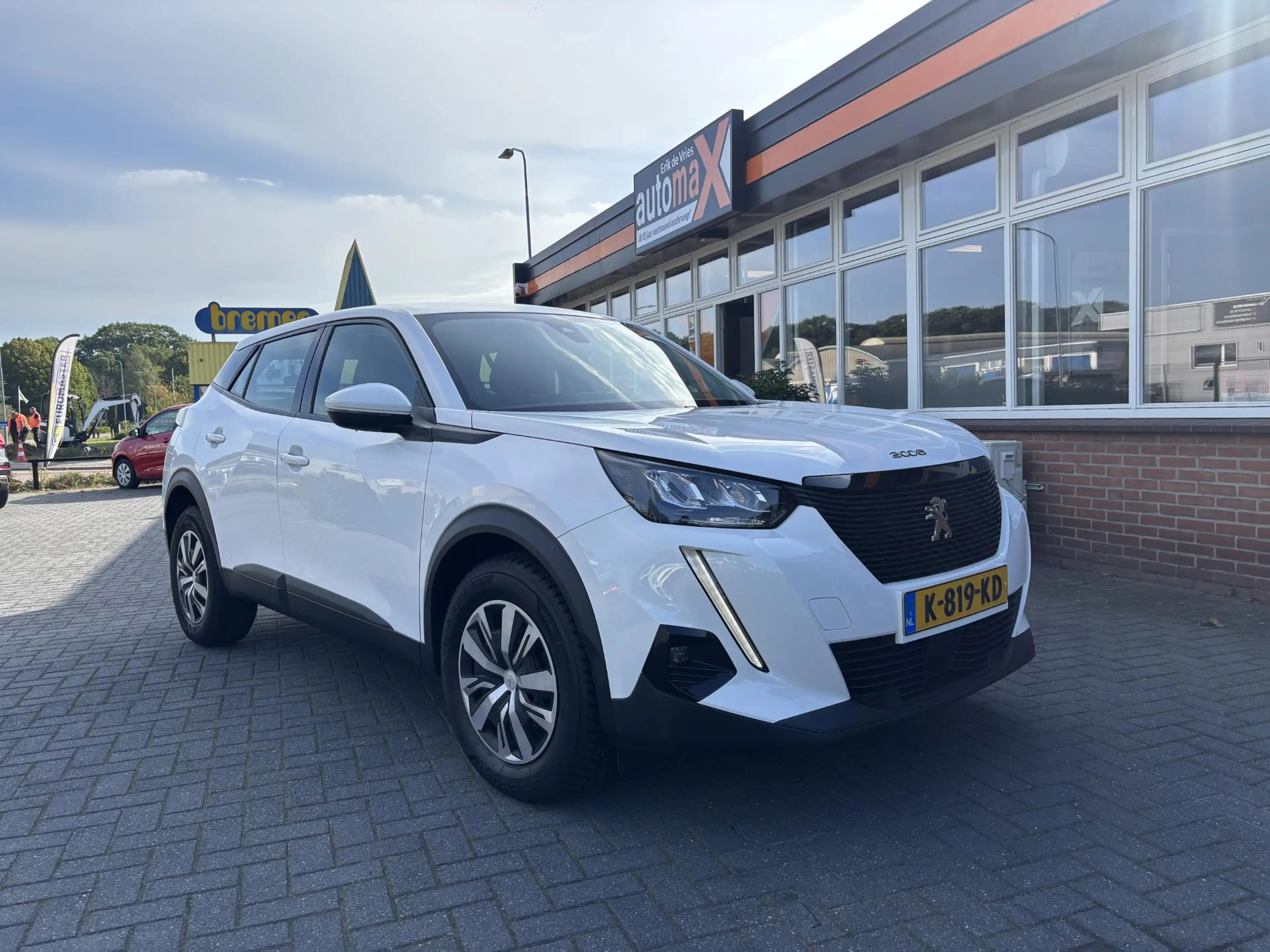 Peugeot 2008 1.2 PureTech Blue Lease Active |Cruise control|Nav — photo 16