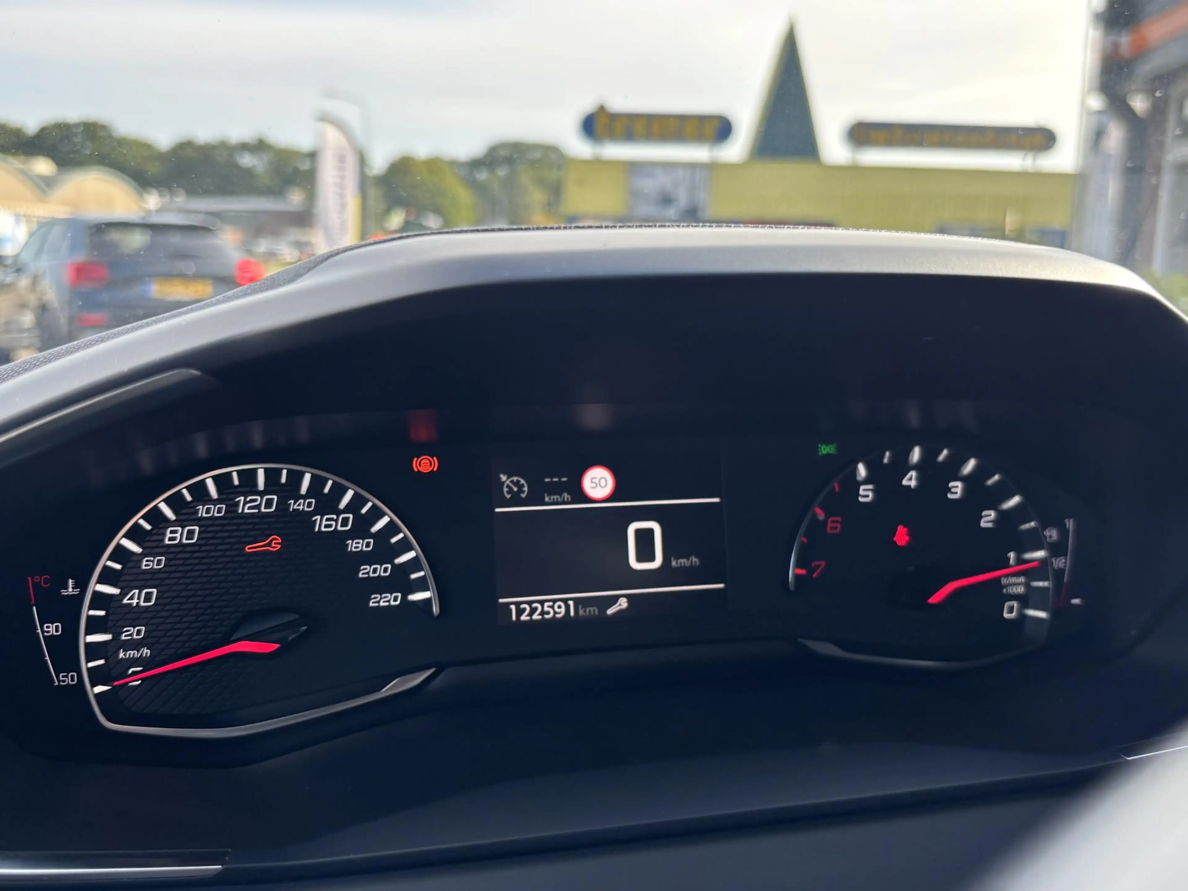 Peugeot 2008 1.2 PureTech Blue Lease Active |Cruise control|Nav — photo 8