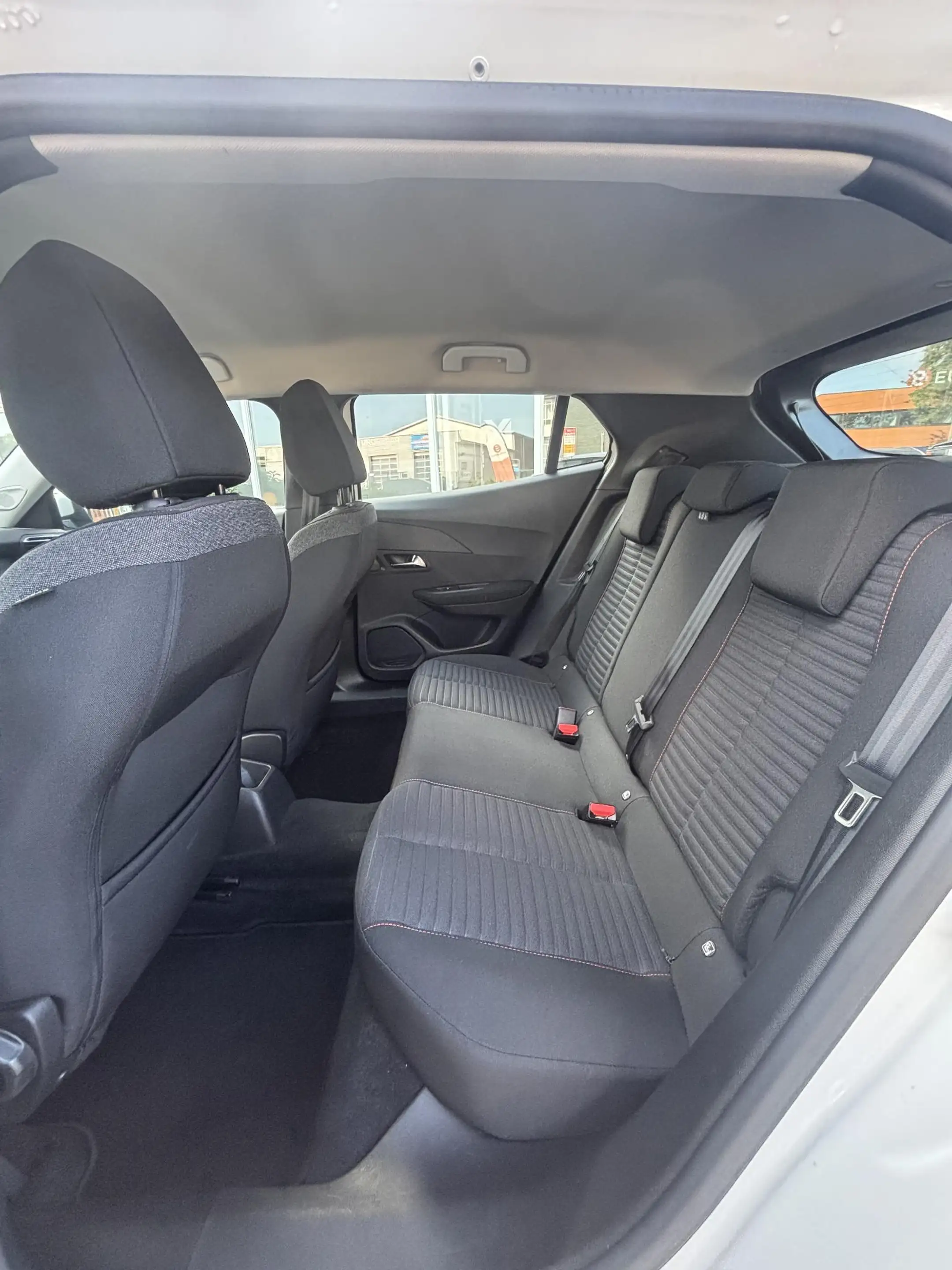 Peugeot 2008 1.2 PureTech Blue Lease Active |Cruise control|Nav — photo 5