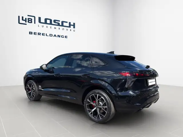 Audi Q3 view 5