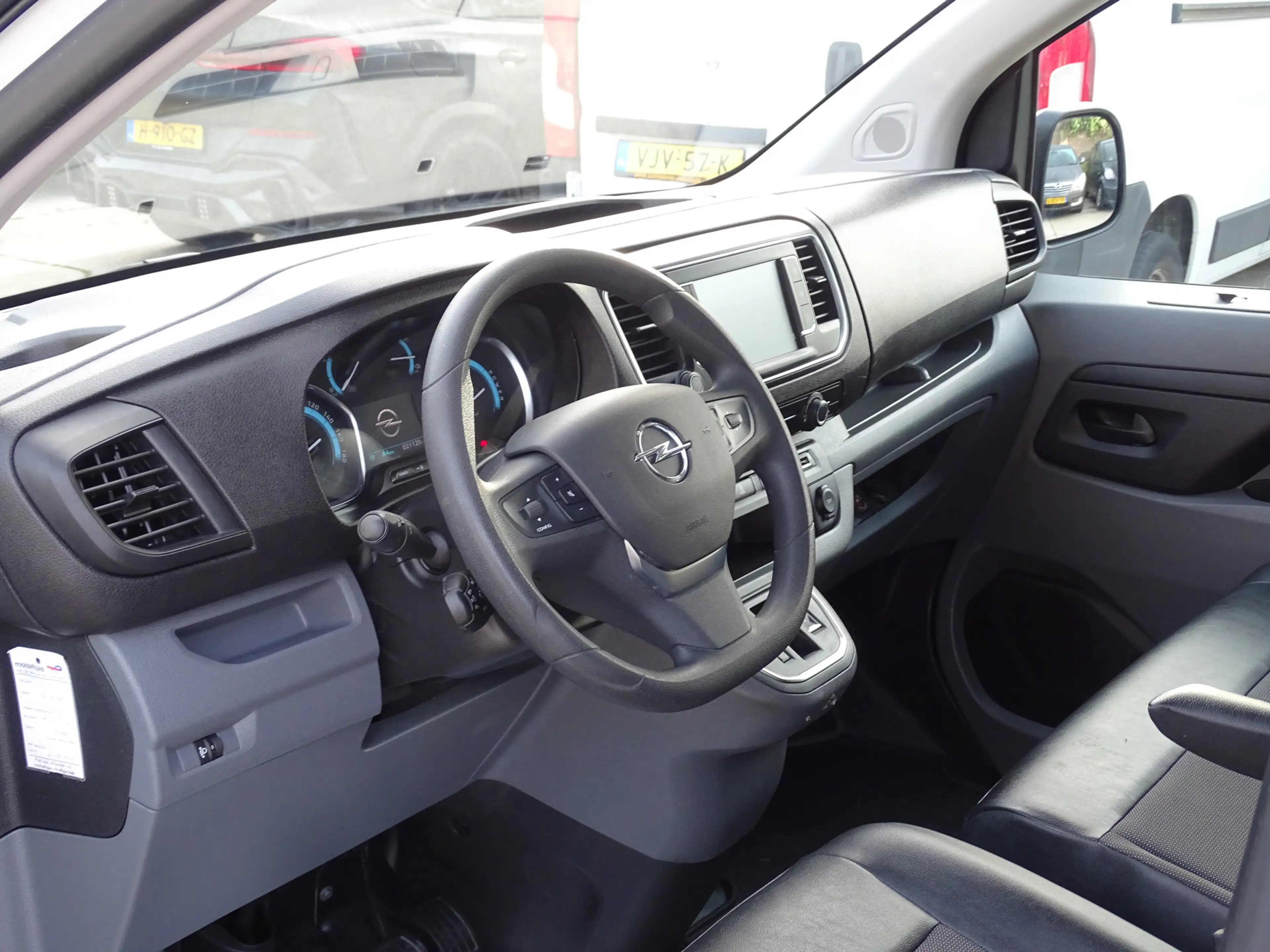 Opel Vivaro-e L3H1 75 kWh DC-snellader — photo 15