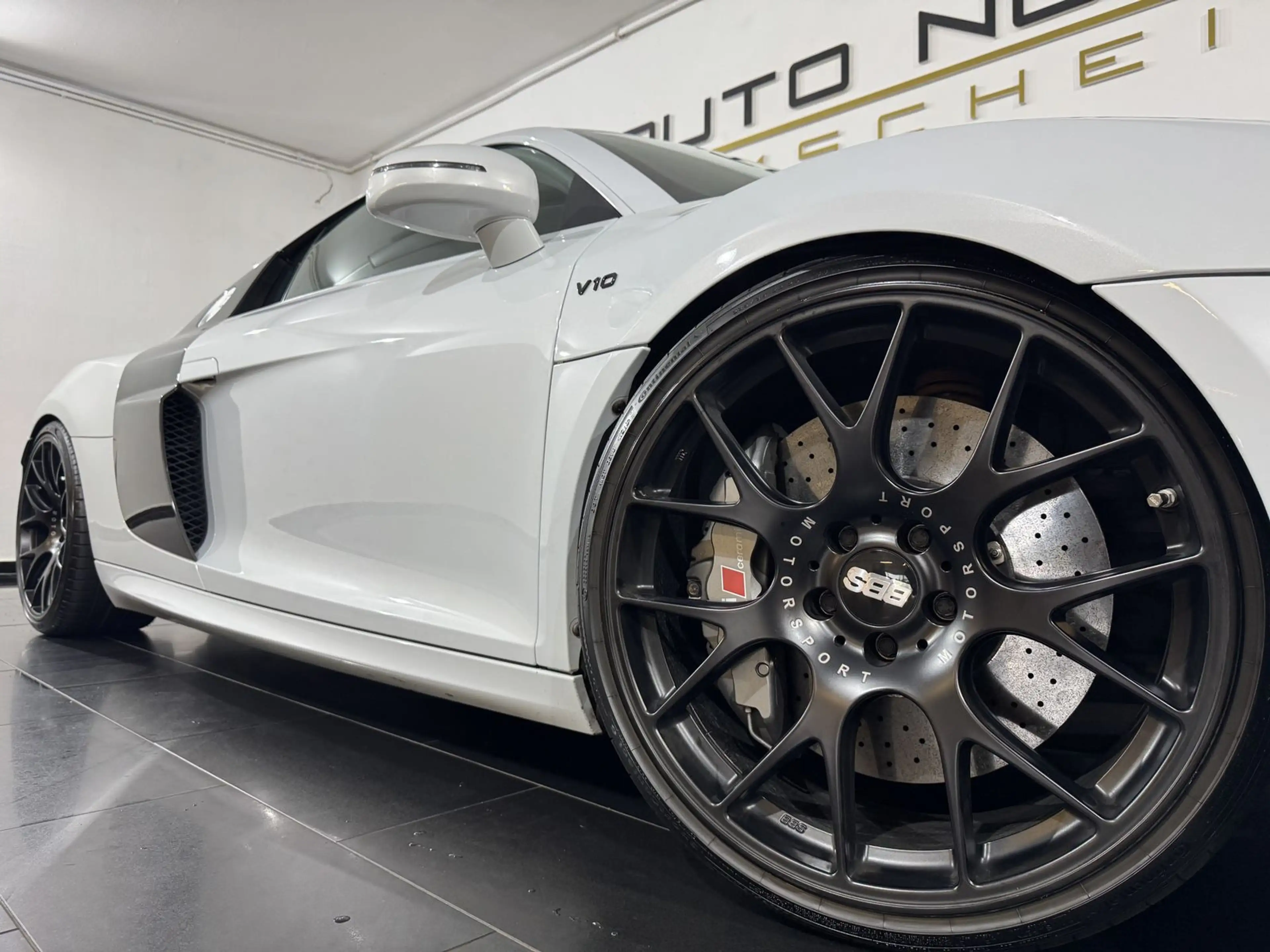 Audi R8 5.2 FSI quattro *B&O*Akrapovic*Carbon*Kamera* — photo 6