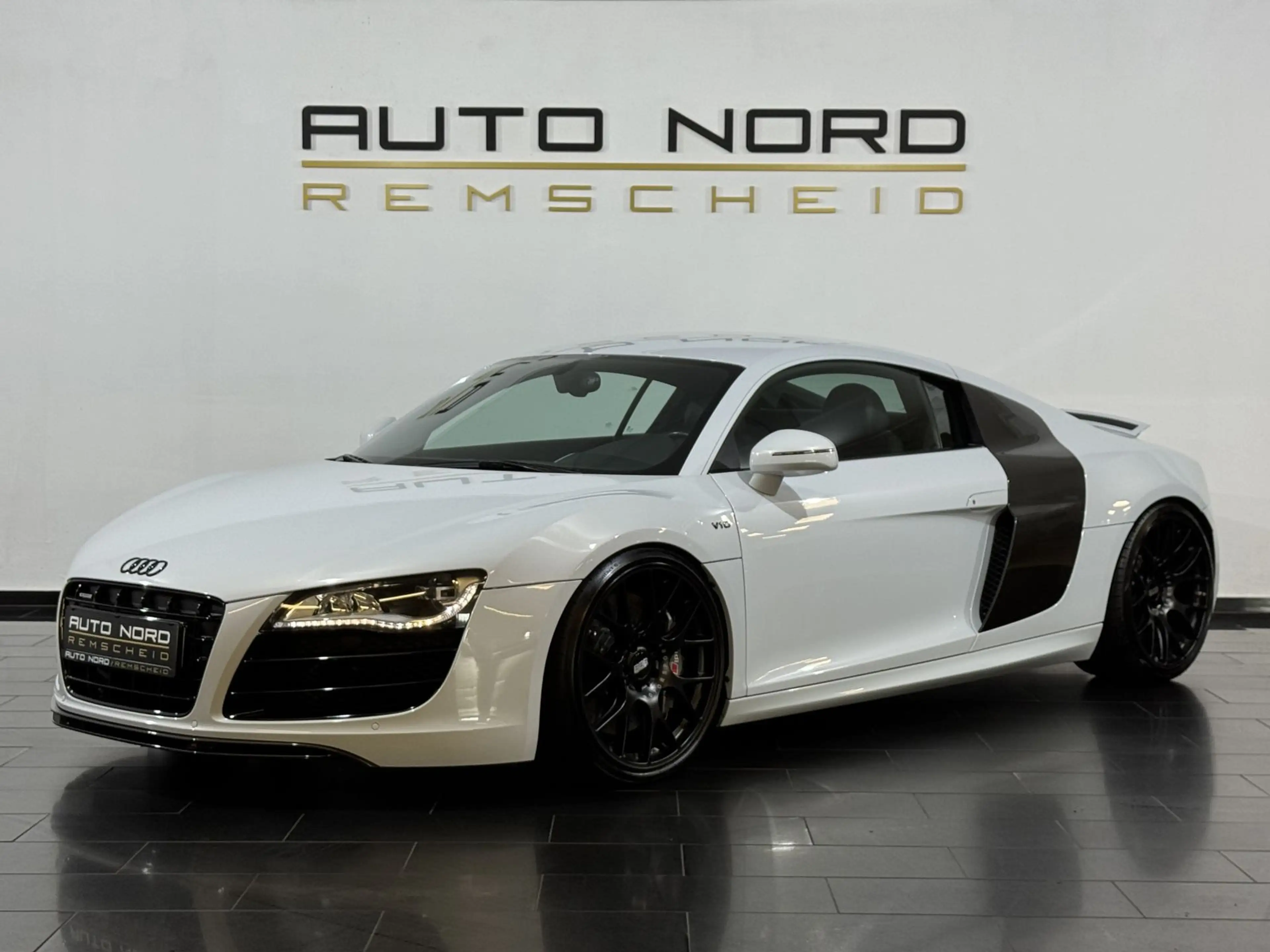 Audi R8 5.2 FSI quattro *B&O*Akrapovic*Carbon*Kamera* — photo 13