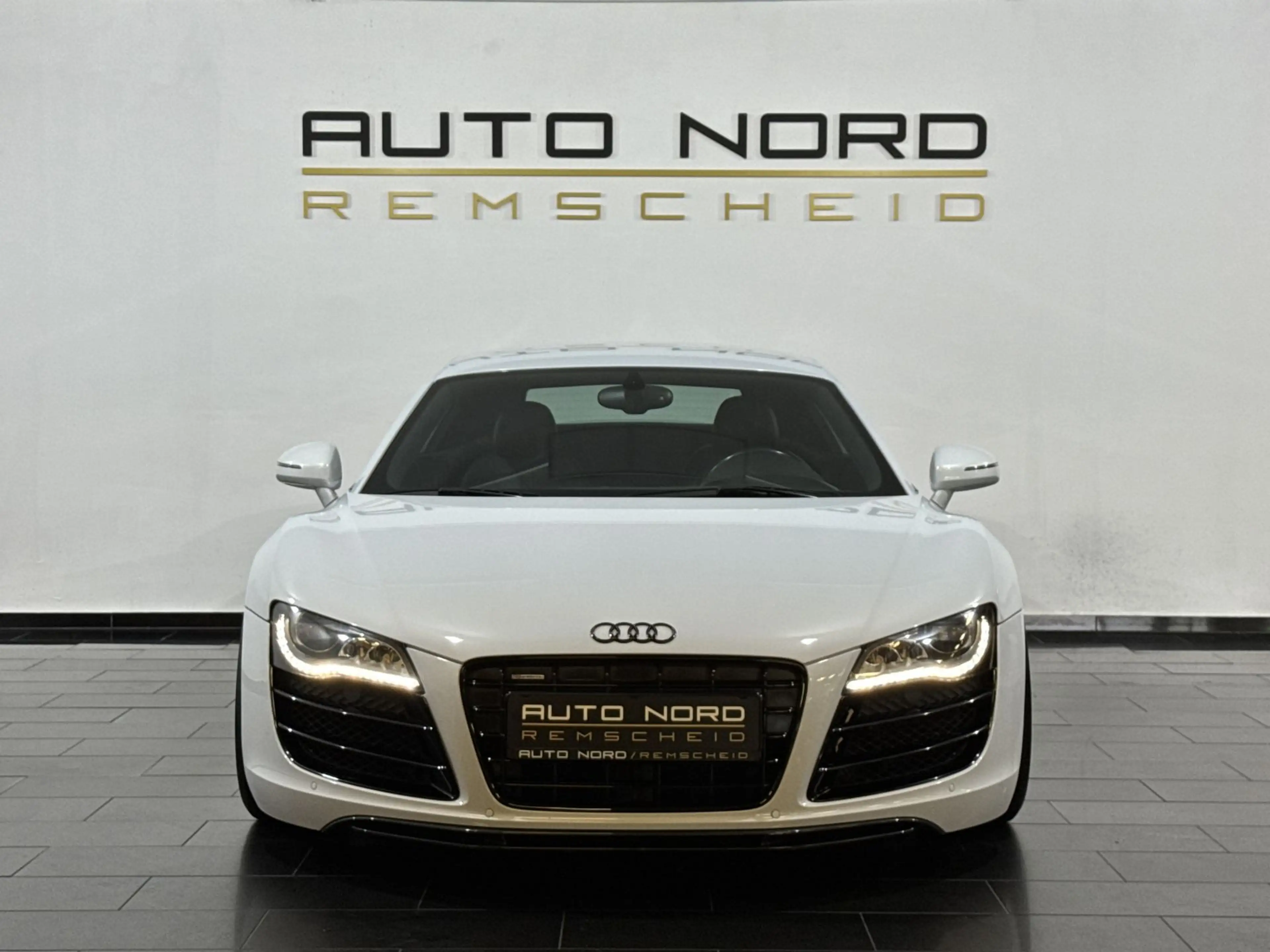Audi R8 5.2 FSI quattro *B&O*Akrapovic*Carbon*Kamera* — photo 2