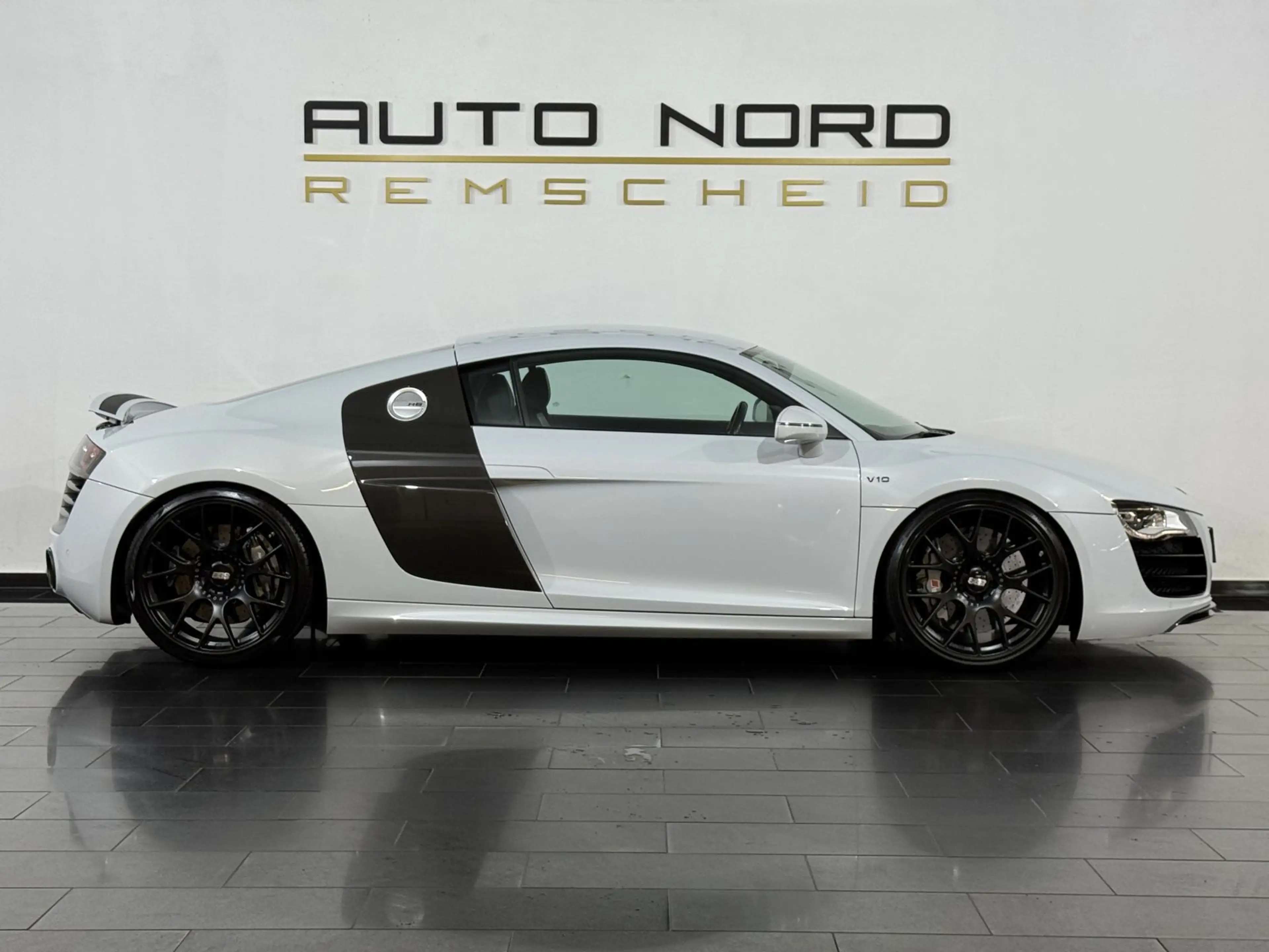 Audi R8 5.2 FSI quattro *B&O*Akrapovic*Carbon*Kamera* — photo 5