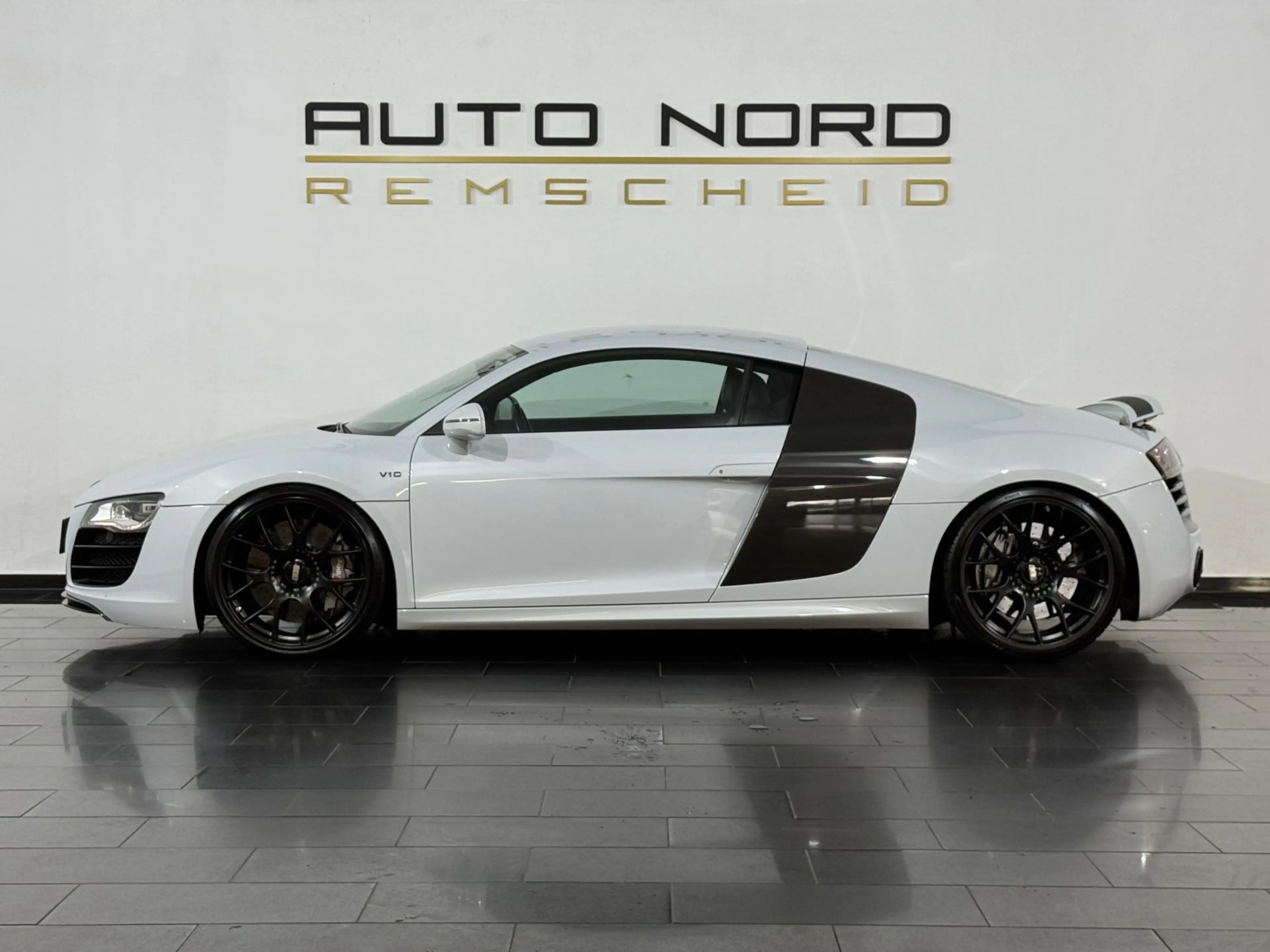 Audi R8 5.2 FSI quattro *B&O*Akrapovic*Carbon*Kamera* — photo 12