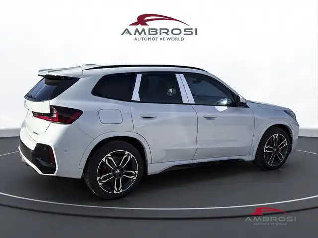 BMW X1 view 3