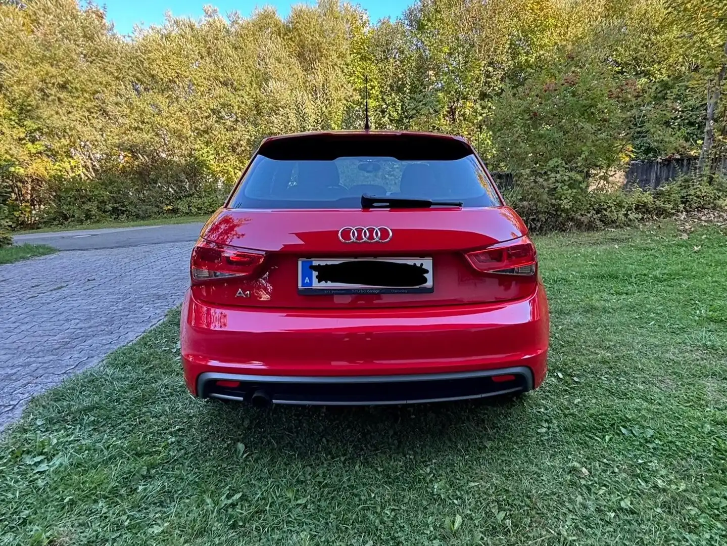 Audi A1 A1 SB 1,2 TFSI Life Ball Red Ribbon Rot - 1