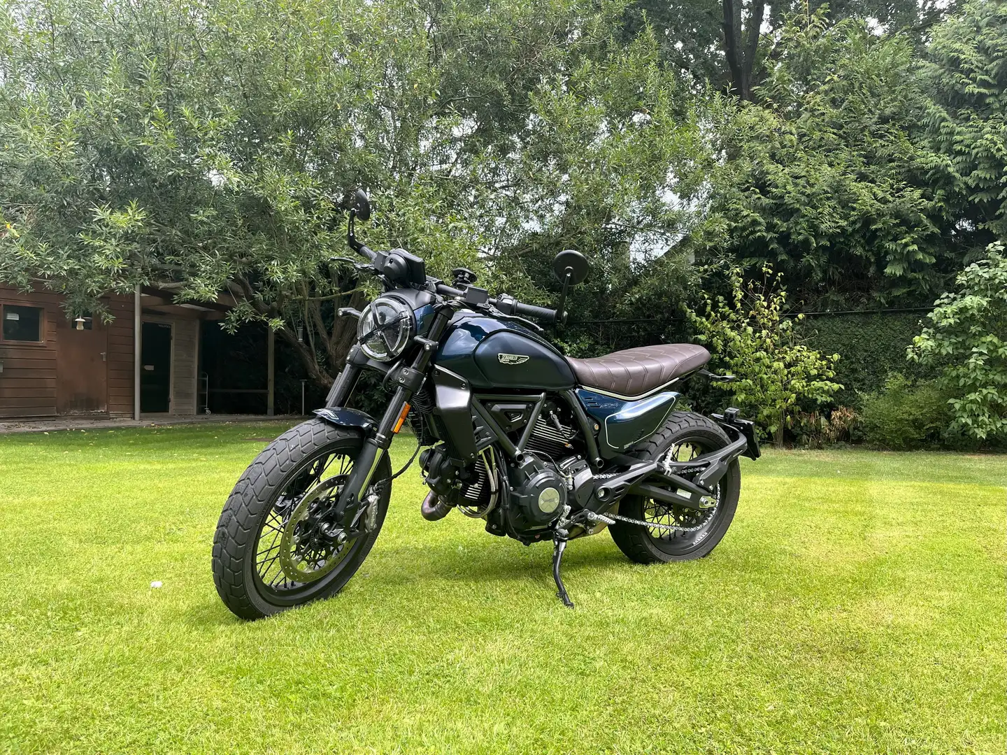 Ducati Scrambler Nightshift Azul - 2