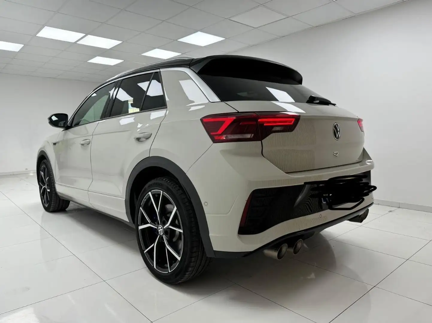 Volkswagen T-Roc 2.0 TSI R 4Motion DSG7 221KW - 2