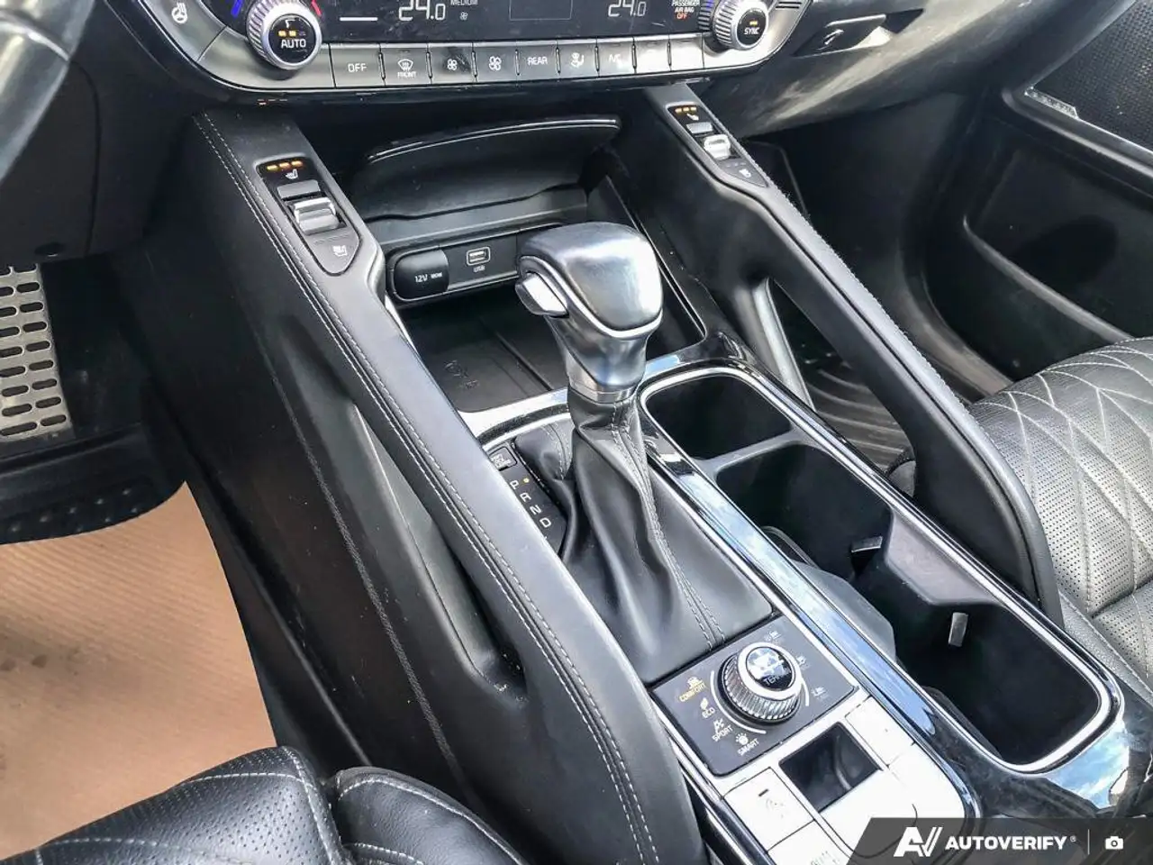 Kia Telluride снимка Kia Telluride