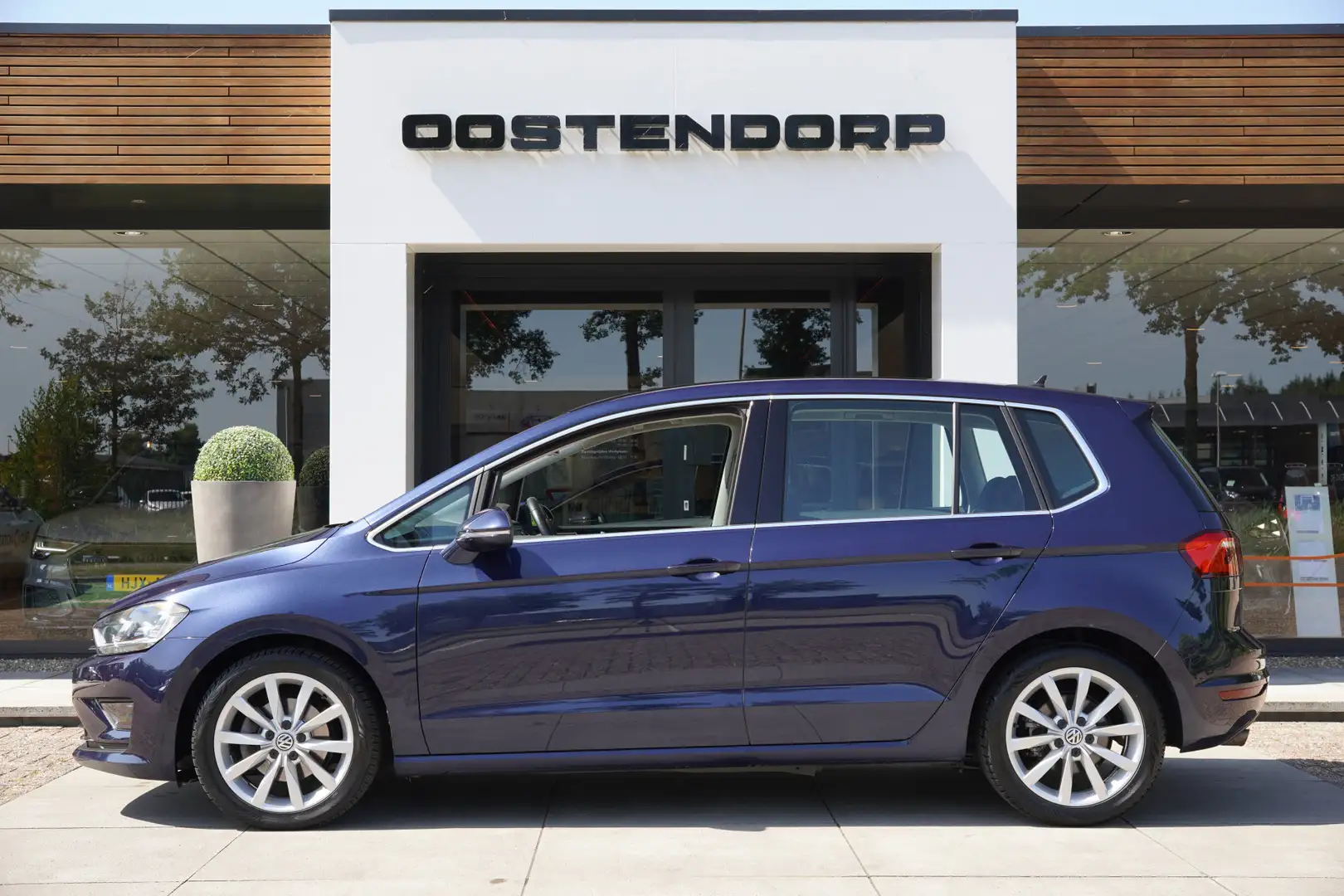 Volkswagen Golf Sportsvan 1.4TSI/125pk Highline DSG Automaat|2015|Xenon|17"D Bleu - 1