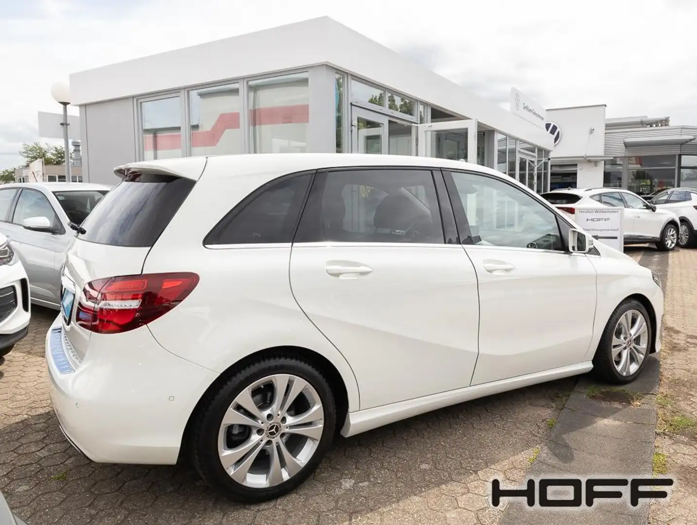 Mercedes-Benz B 180 Urban Automatik Navi Kamera LED-High Allwetter Weiß - 2