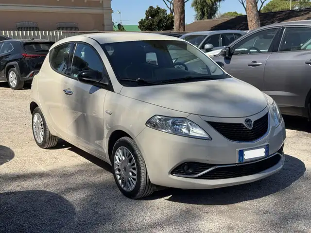 Lancia Ypsilon view 2