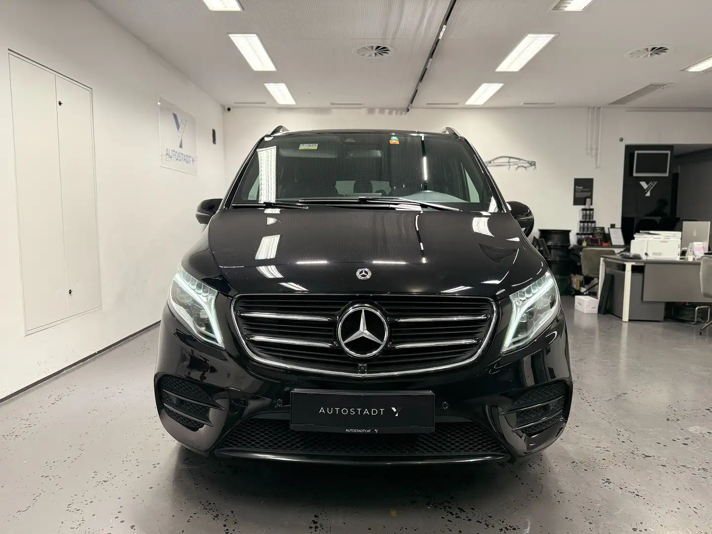Mercedes-Benz V 250 4MATIC Lang Automatik AMG Line *Sonderausst. 42k* Noir - 2