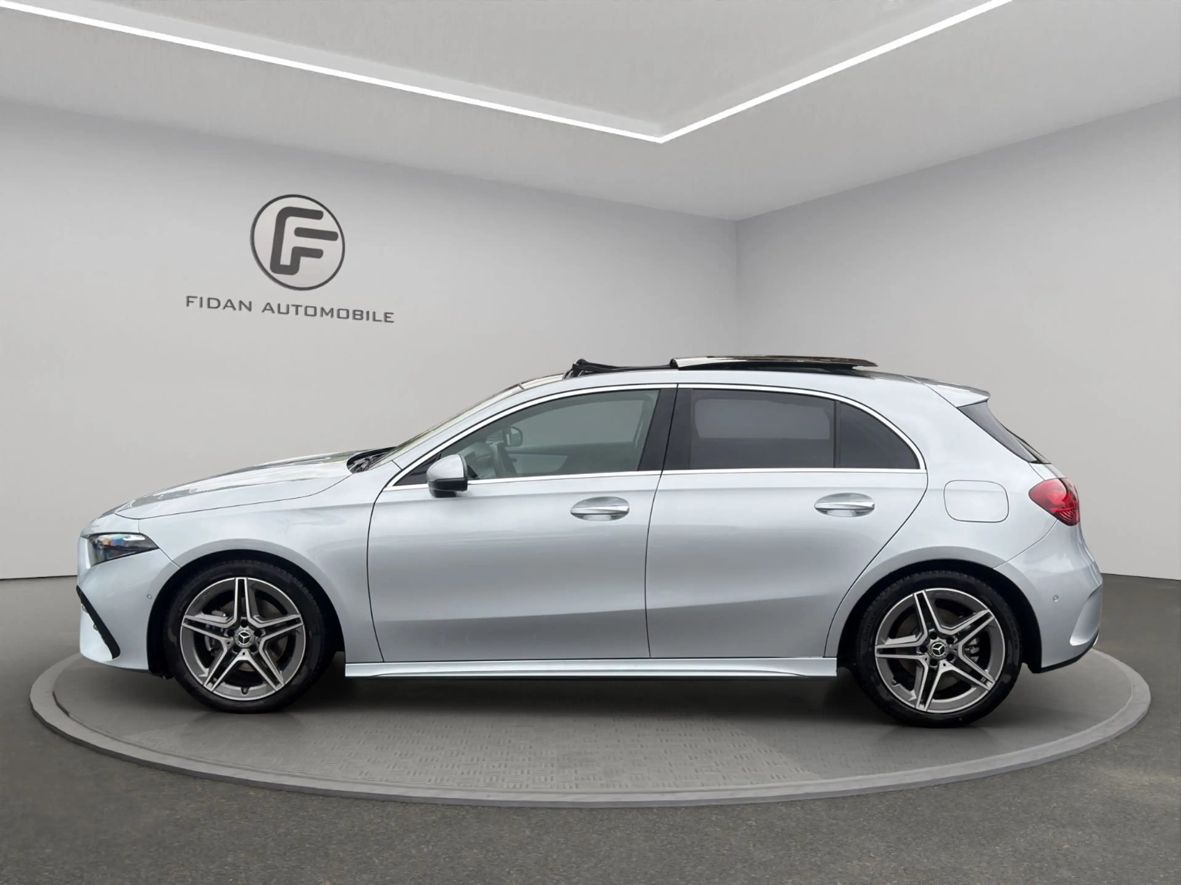 Mercedes-Benz A 200 AMG-Line Pano*Distronic*Kamera*LED*Spur* — photo 2