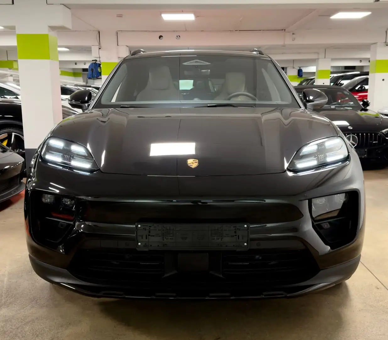 Porsche Macan MACAN 4 DESIGNPACK 22ZOLL TRÜFFEL INT PANO FULL! Schwarz - 2