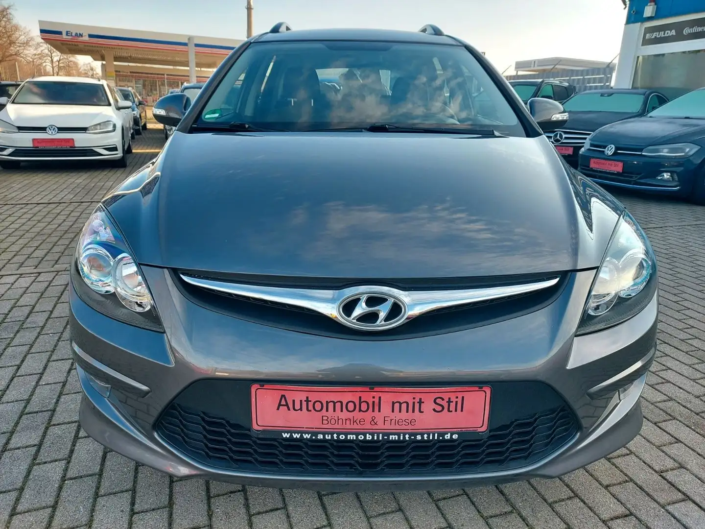 Hyundai i30 cw FIFA WM Edition Klima Sitzheizung Grau - 2
