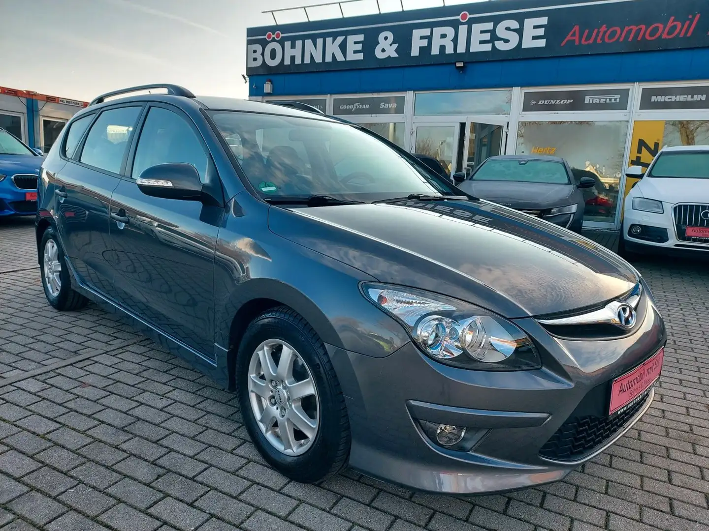 Hyundai i30 cw FIFA WM Edition Klima Sitzheizung Grau - 1