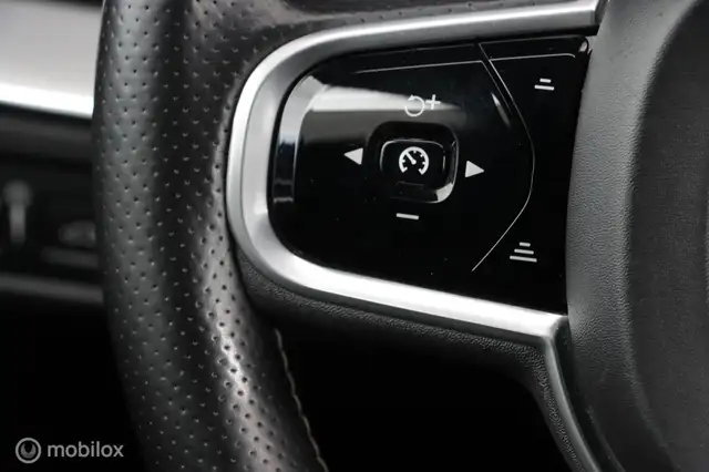 Volvo XC60 view 15